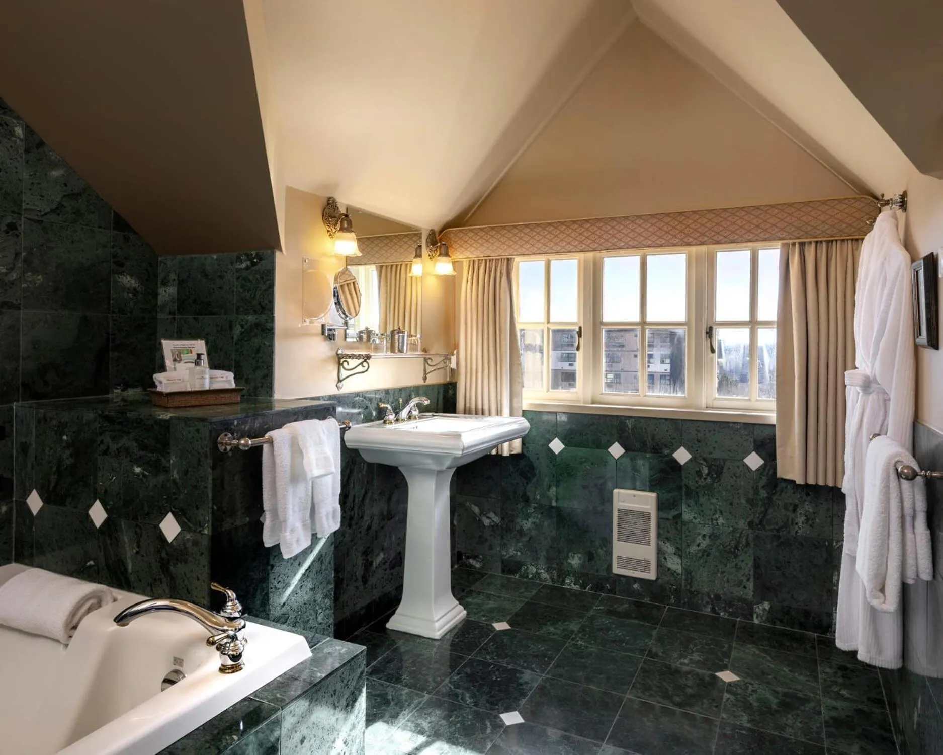 Bathroom in Abigail's Hotel