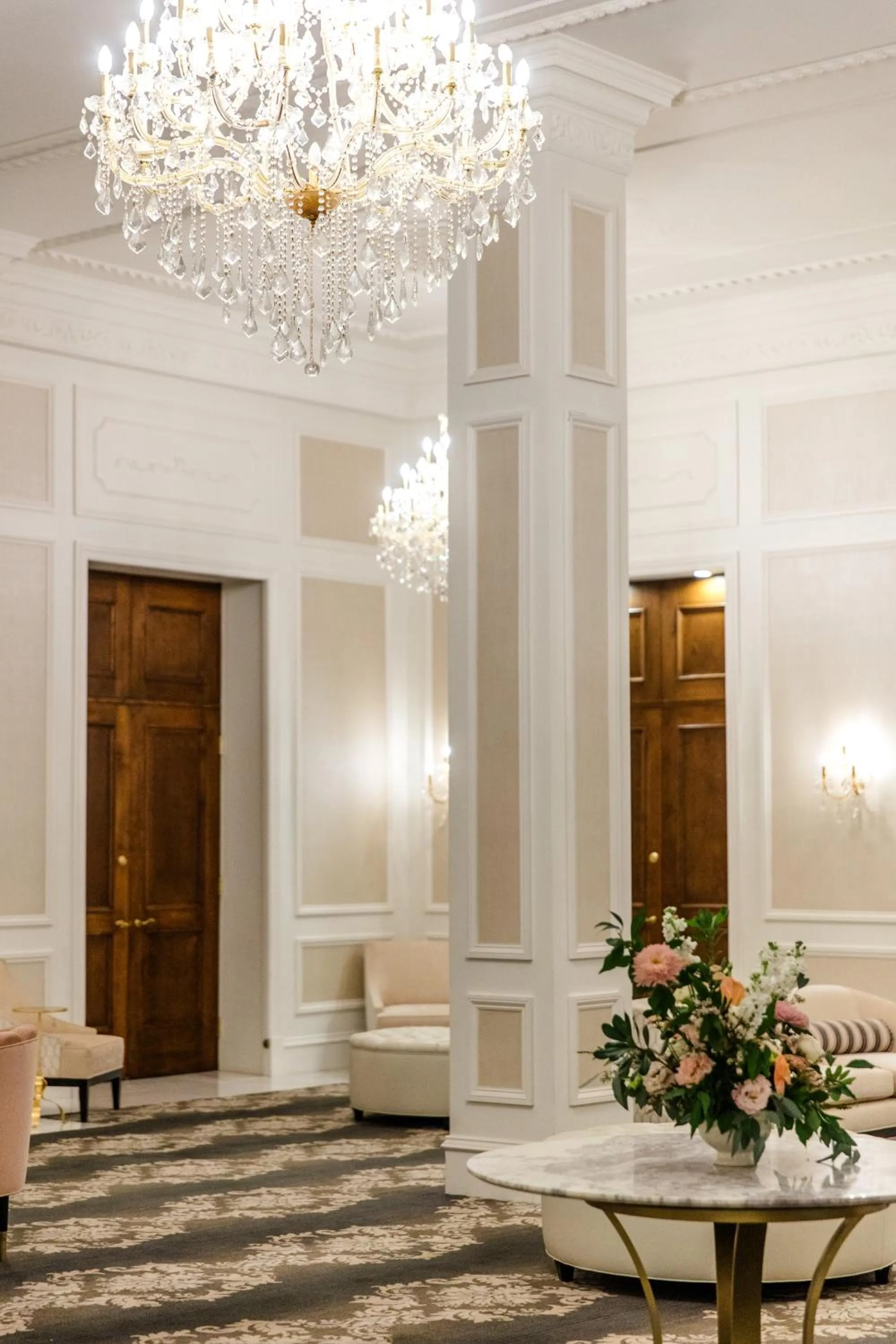 Lounge or bar in The Lord Nelson Hotel & Suites