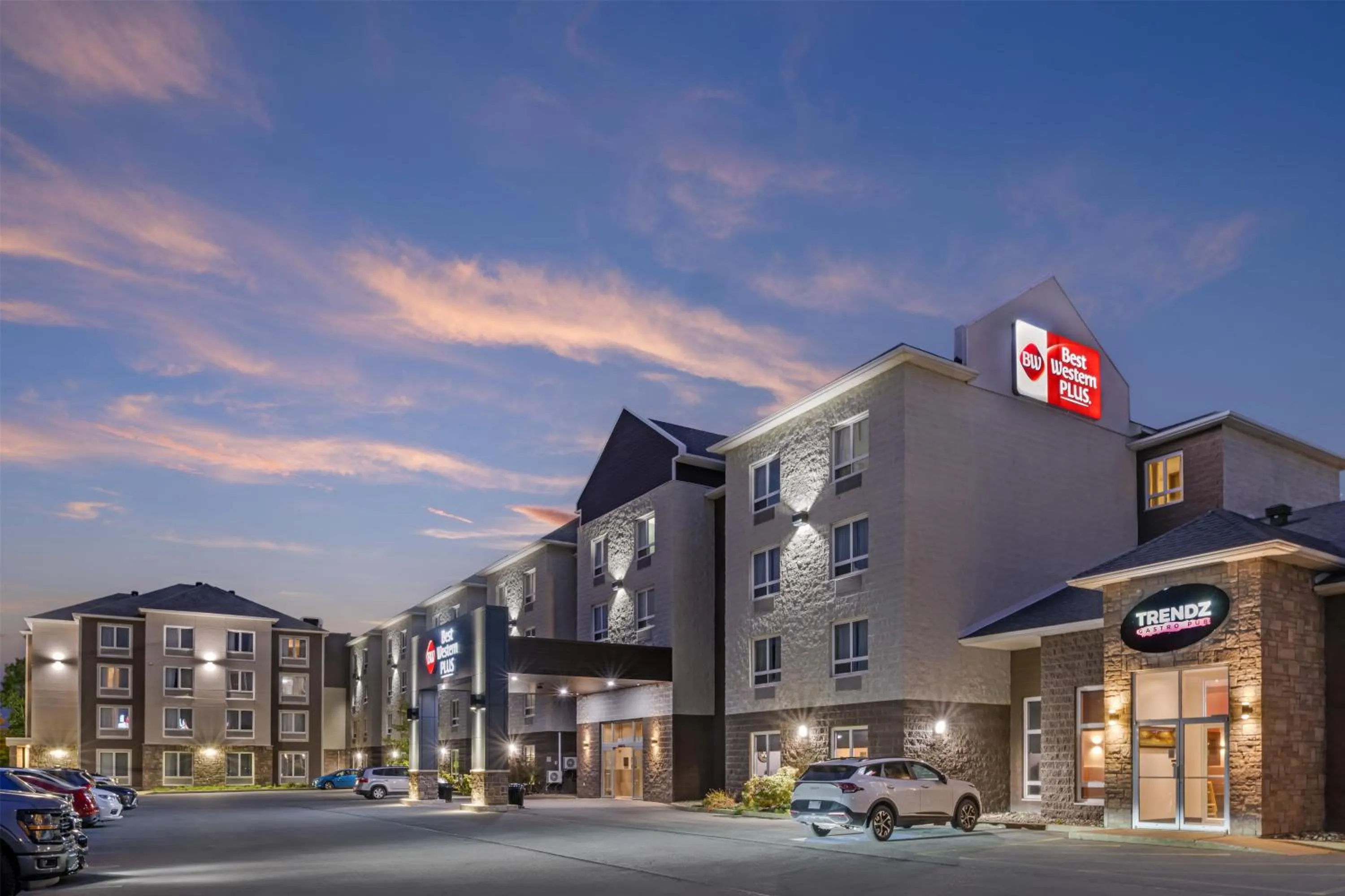 Property building in Best Western Plus Dartmouth Hotel & Suites