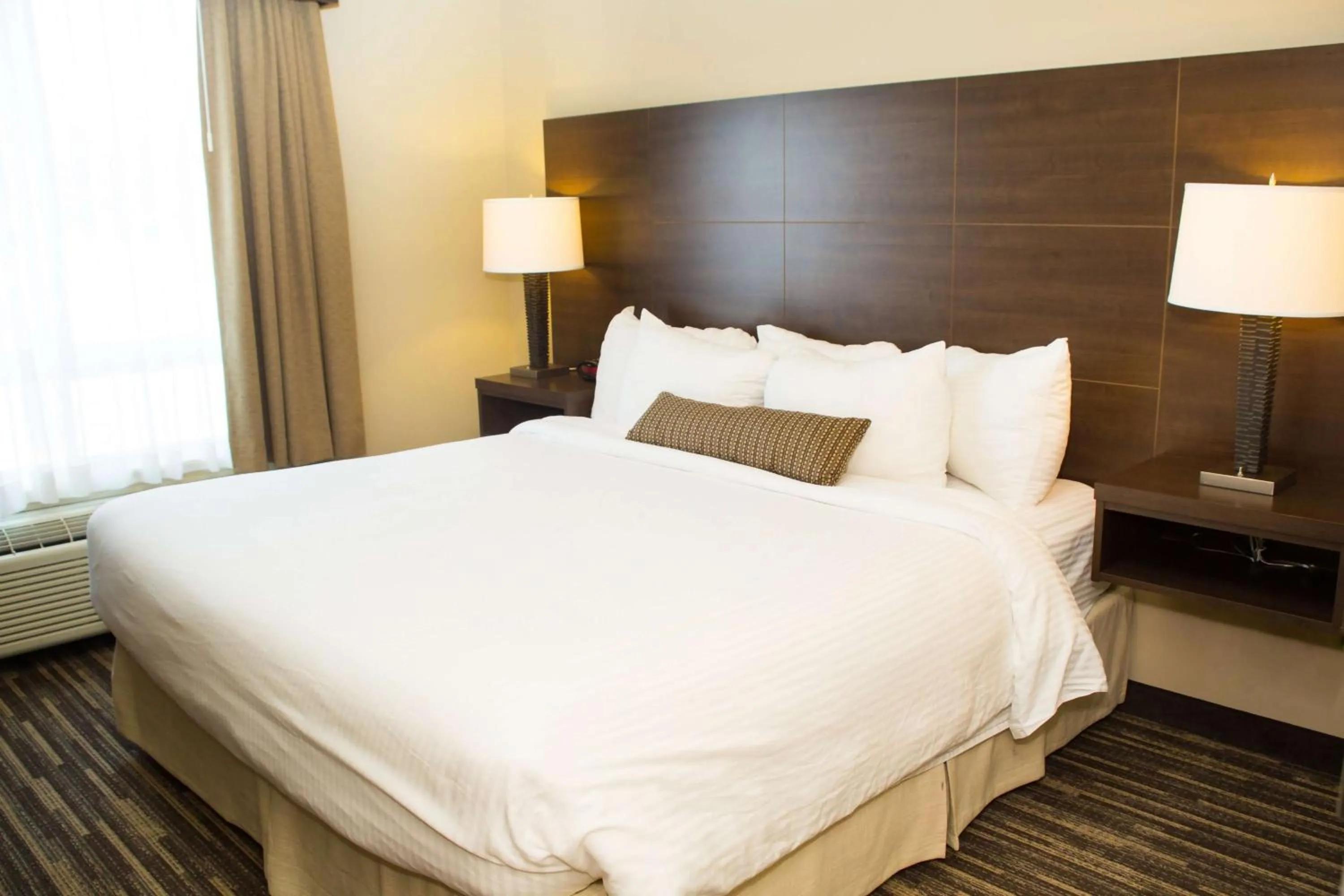 Photo of the whole room, Bed in Best Western Dartmouth Hotel & Suites