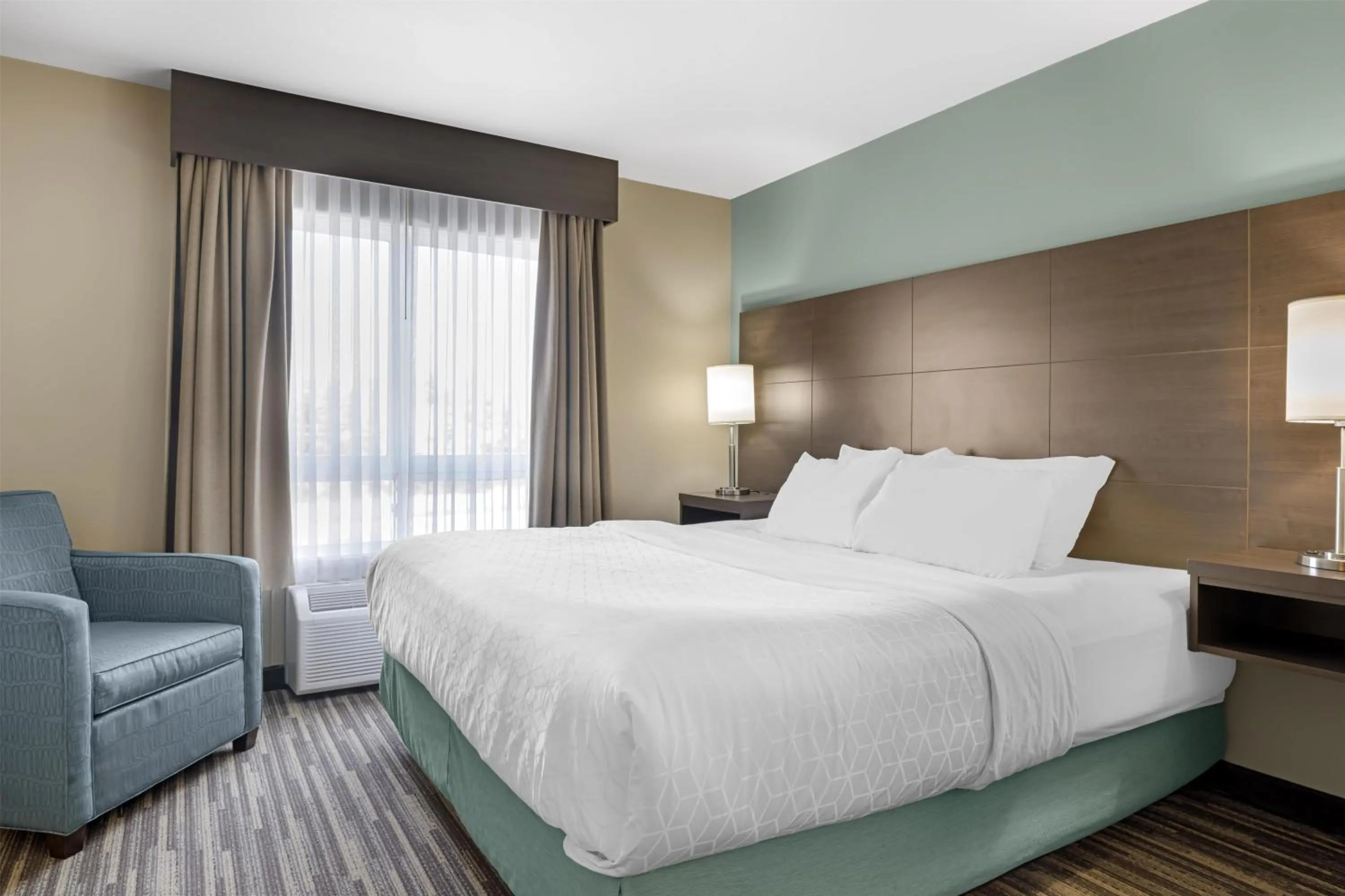 Bedroom, Bed in Best Western Plus Dartmouth Hotel & Suites