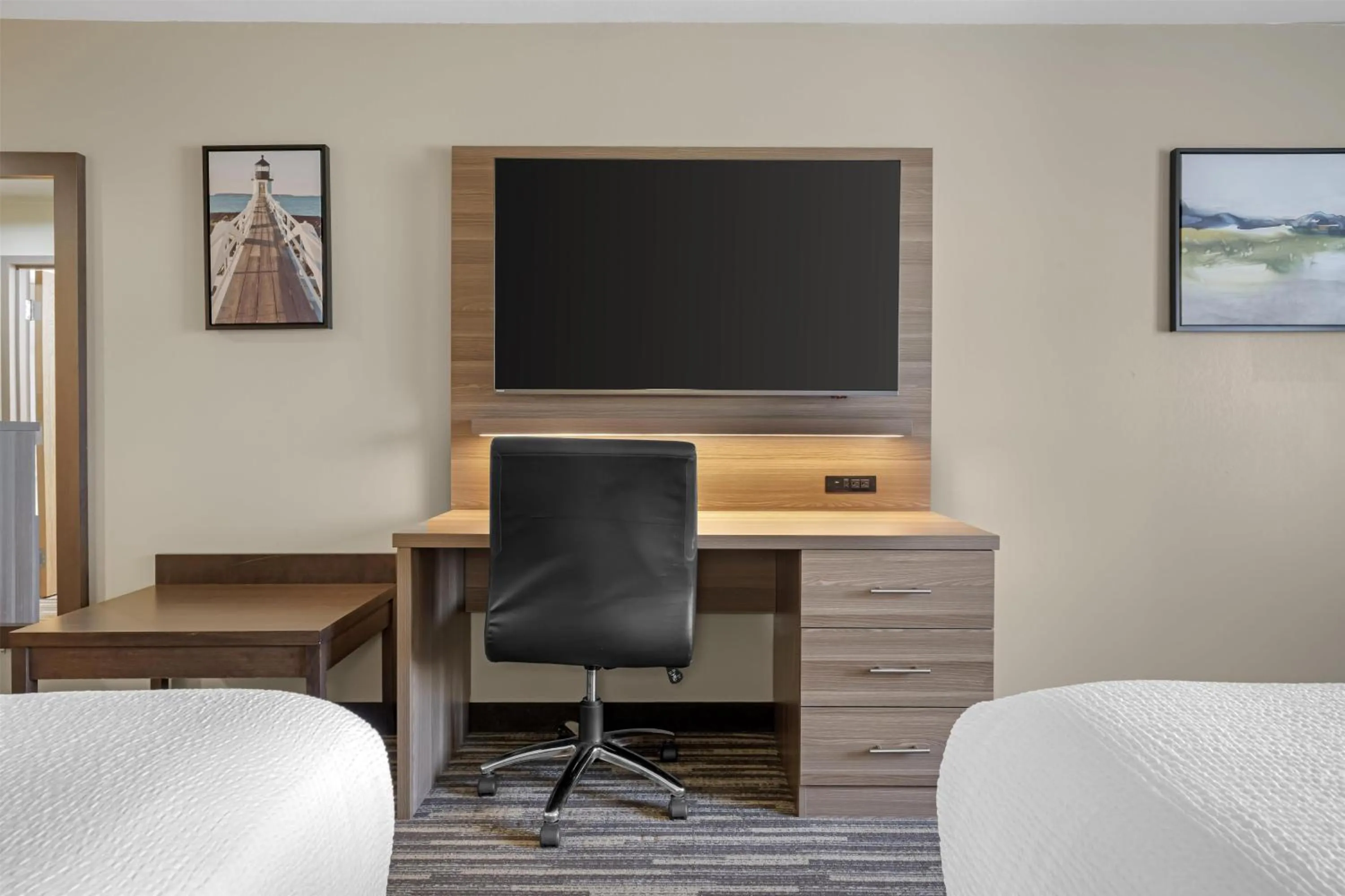 Bedroom, Bed in Best Western Plus Dartmouth Hotel & Suites