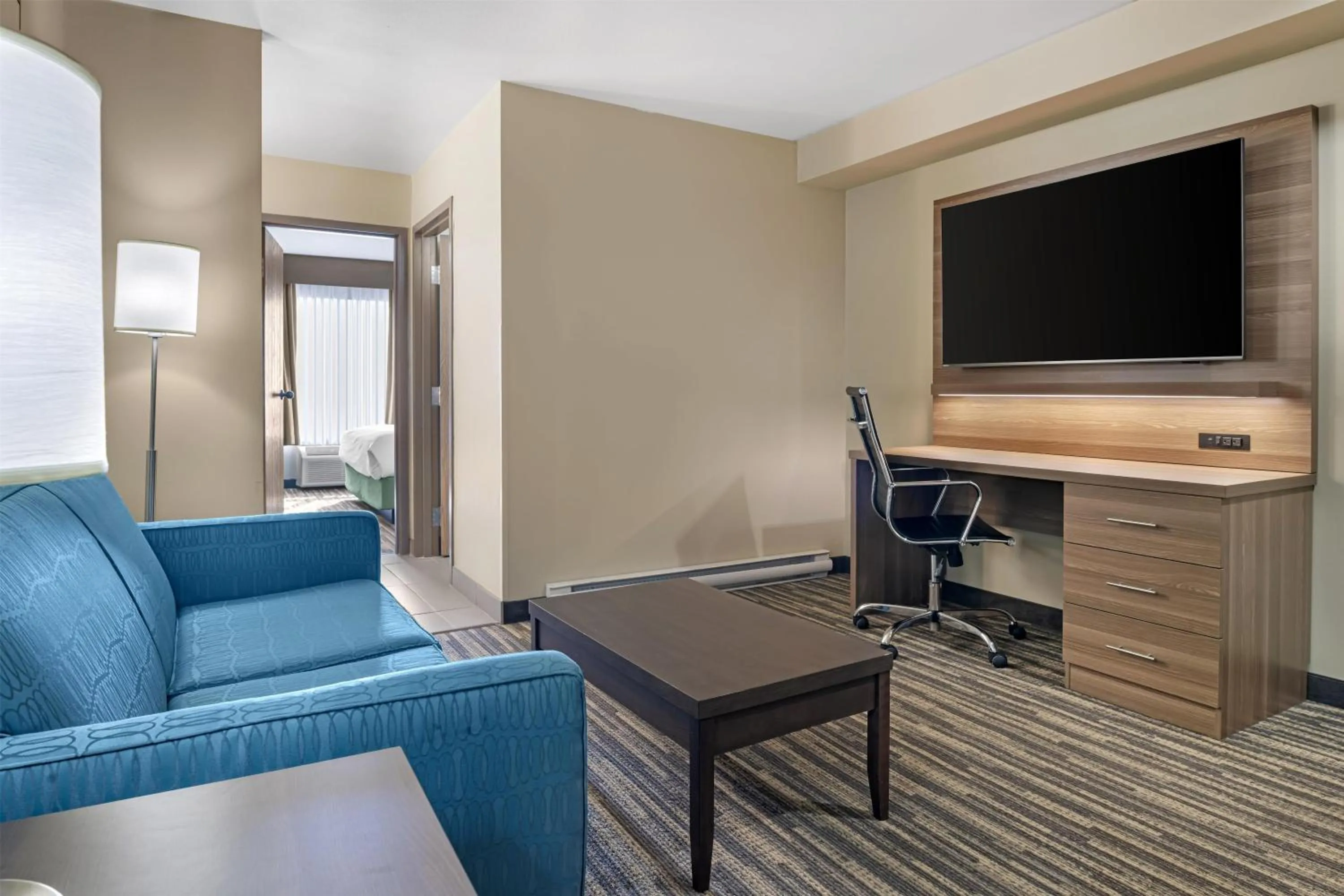 Bedroom in Best Western Plus Dartmouth Hotel & Suites