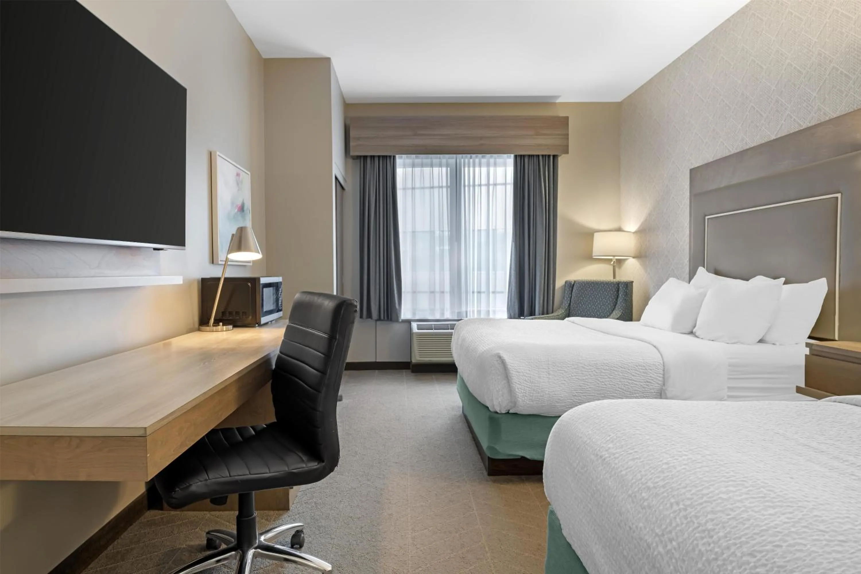 Bedroom, Bed in Best Western Plus Dartmouth Hotel & Suites