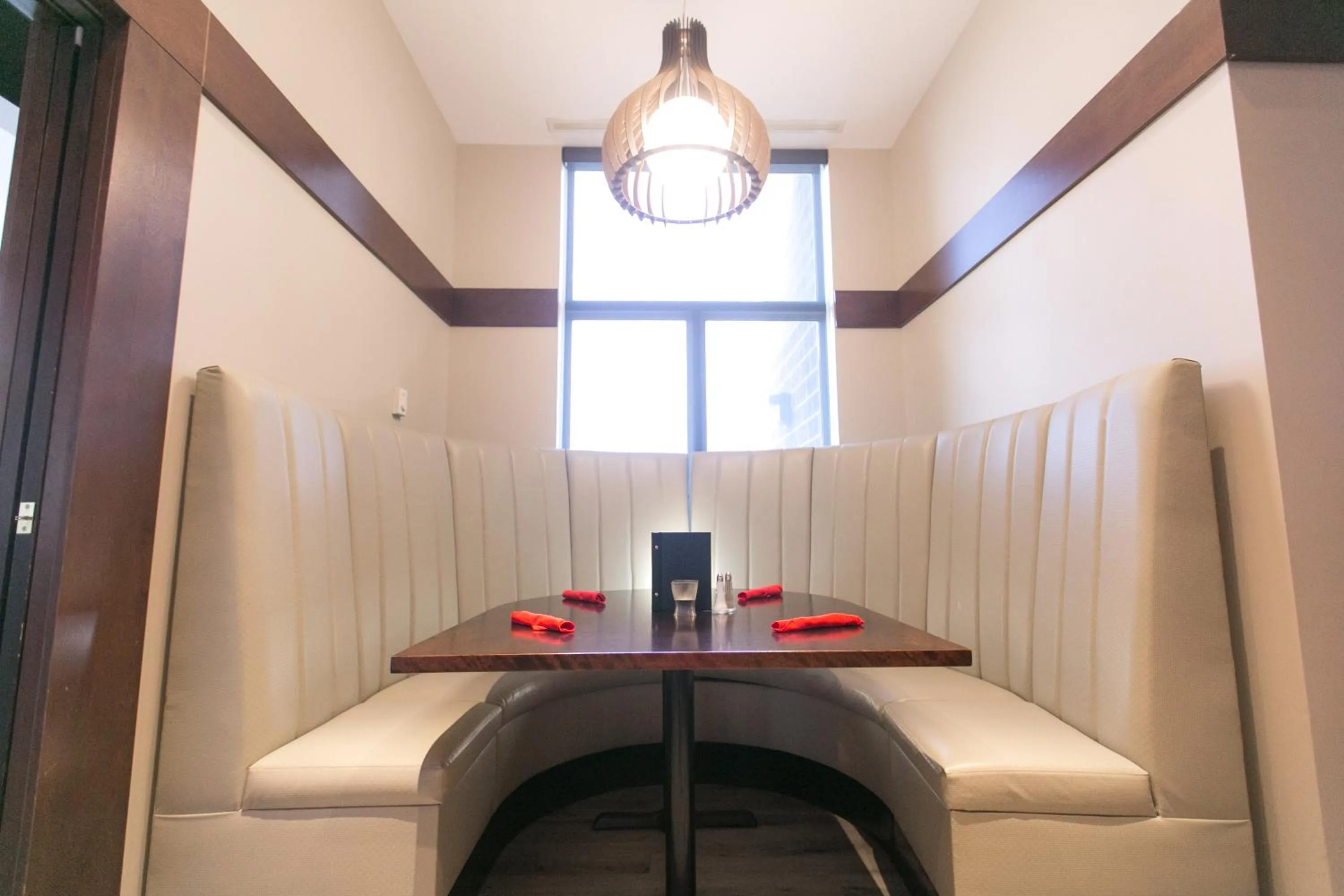 Restaurant/places to eat in Best Western Plus Dartmouth Hotel & Suites