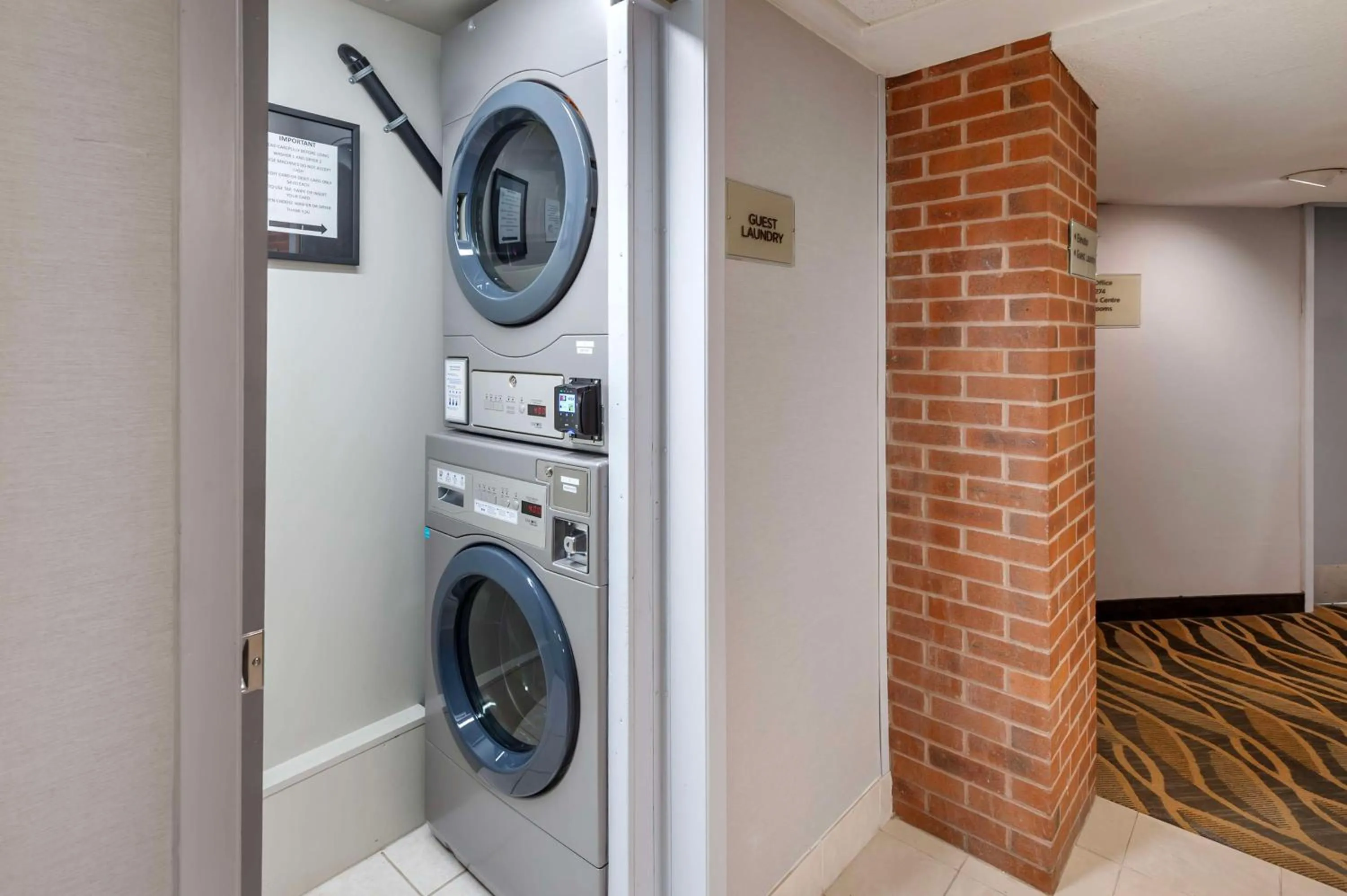 Property building in Best Western Plus Ottawa City Centre