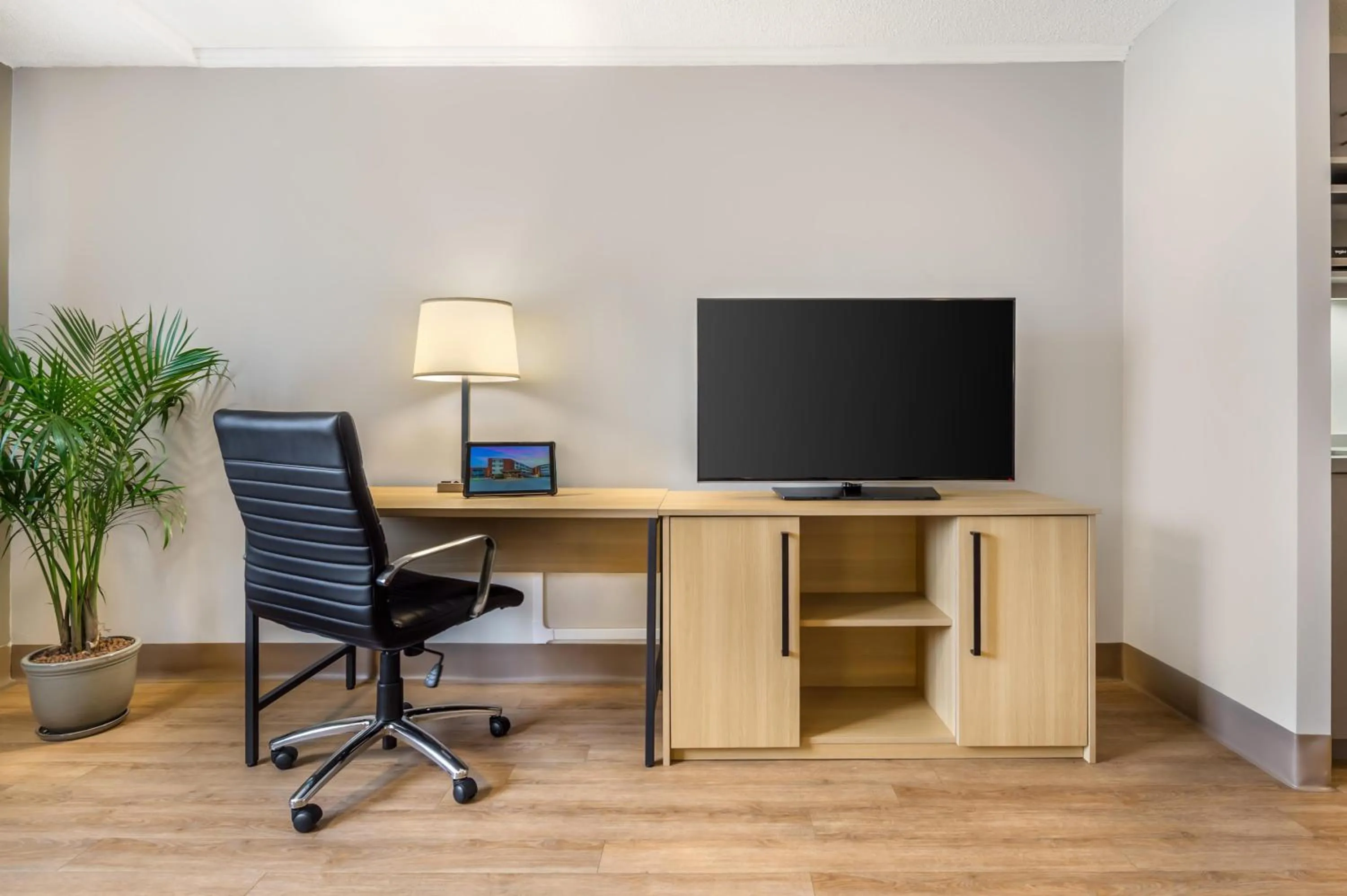 Bedroom in Best Western Plus Ottawa City Centre