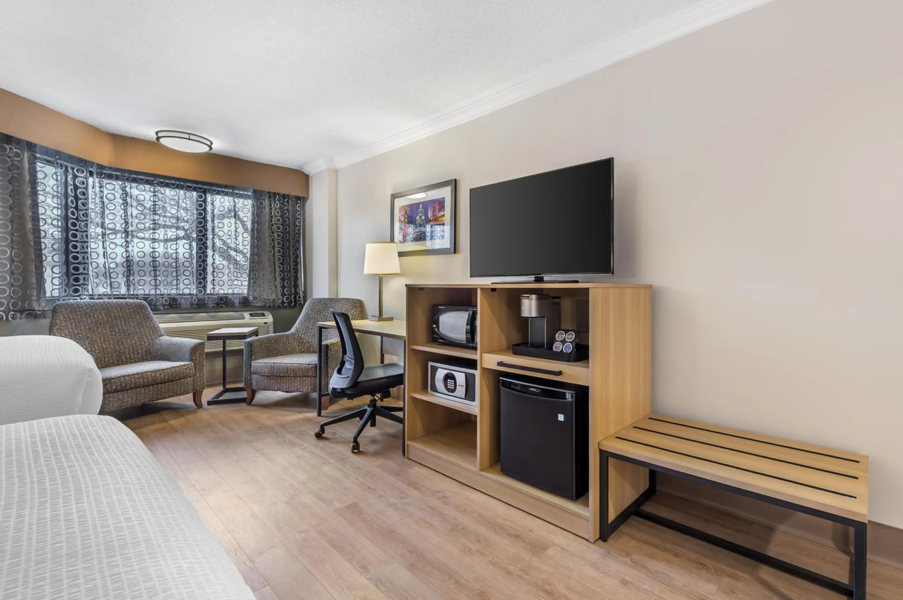 Bedroom in Best Western Plus Ottawa City Centre