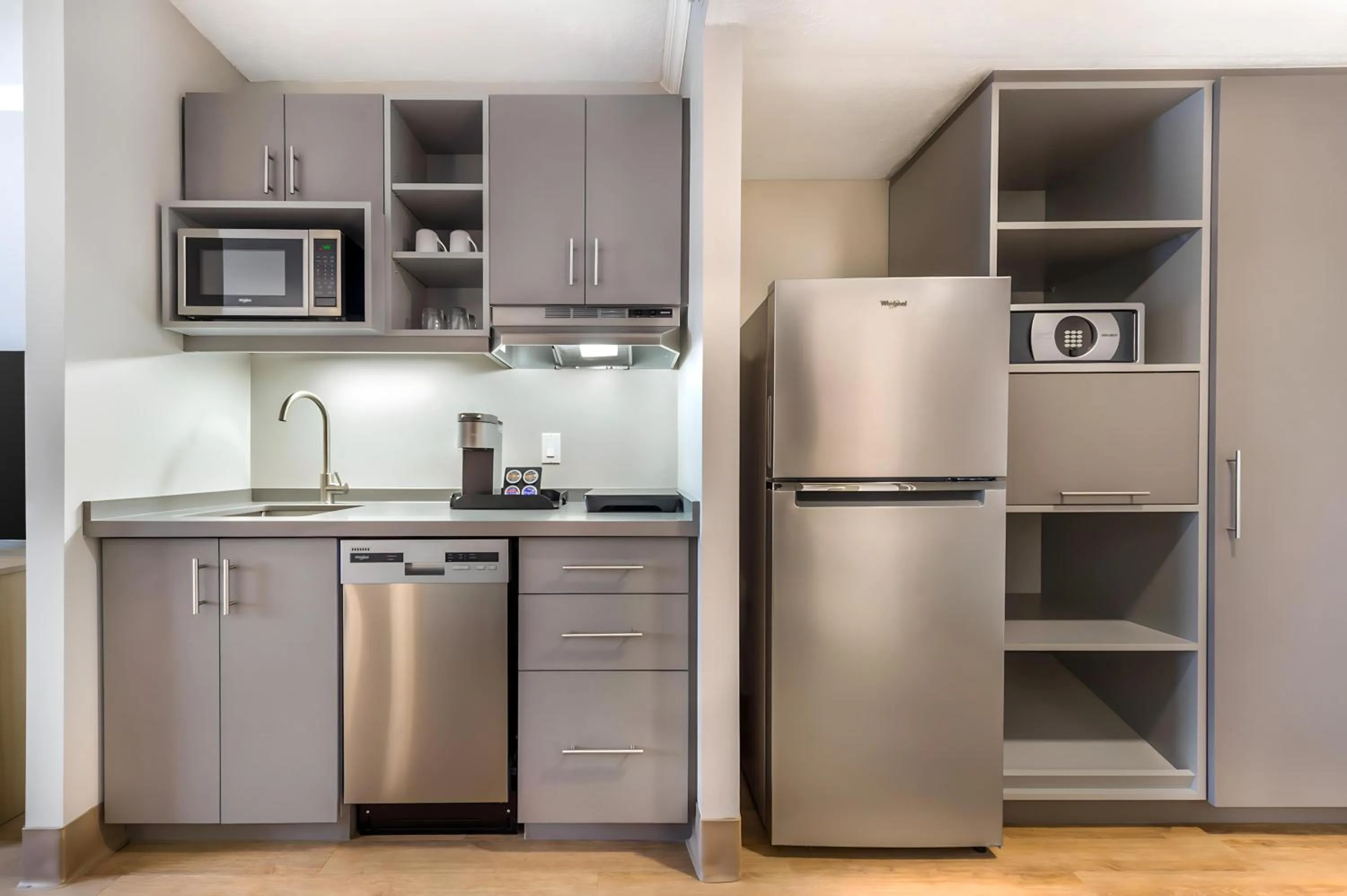 Bedroom in Best Western Plus Ottawa City Centre