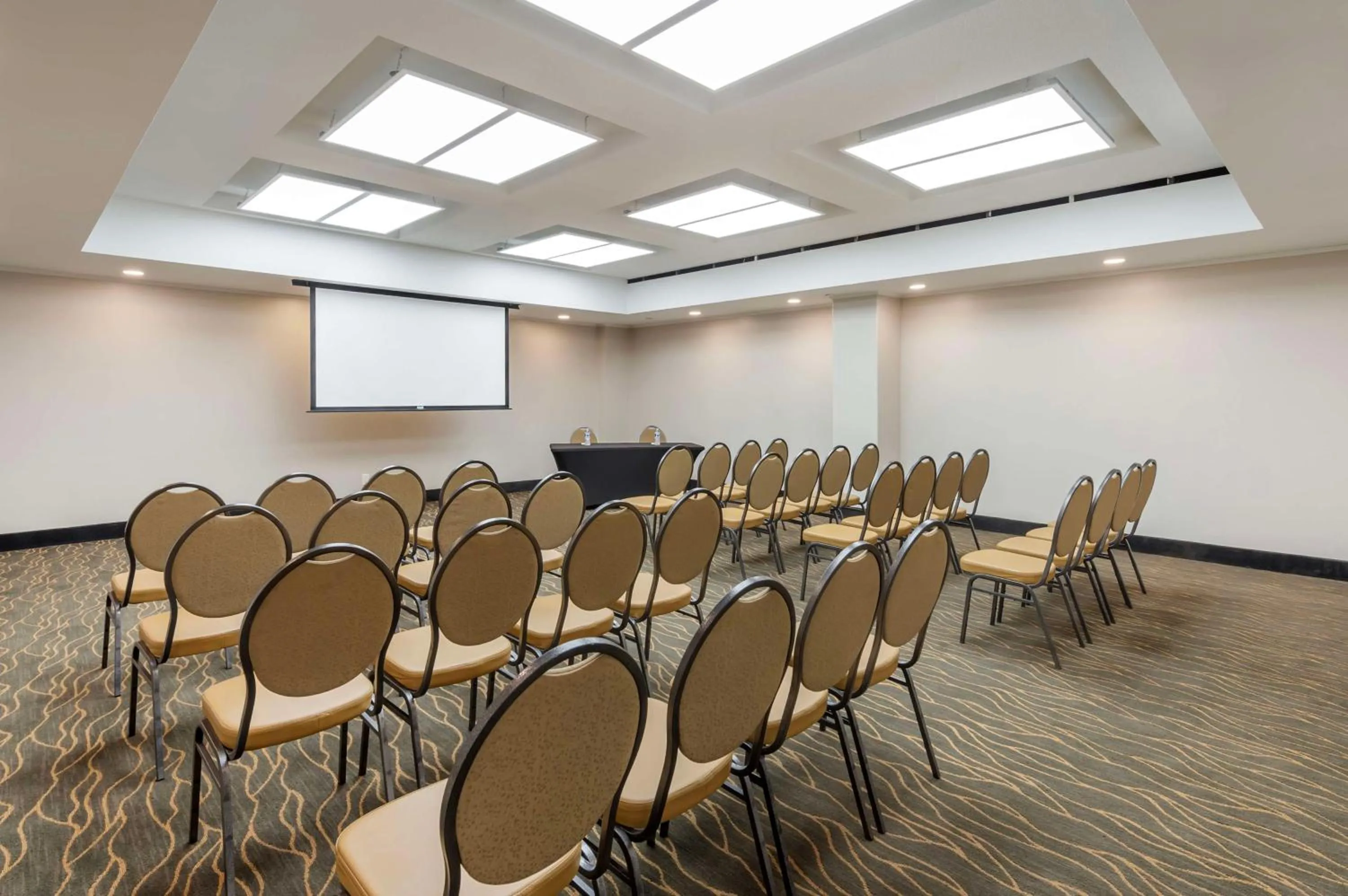 Meeting/conference room in Best Western Plus Ottawa City Centre