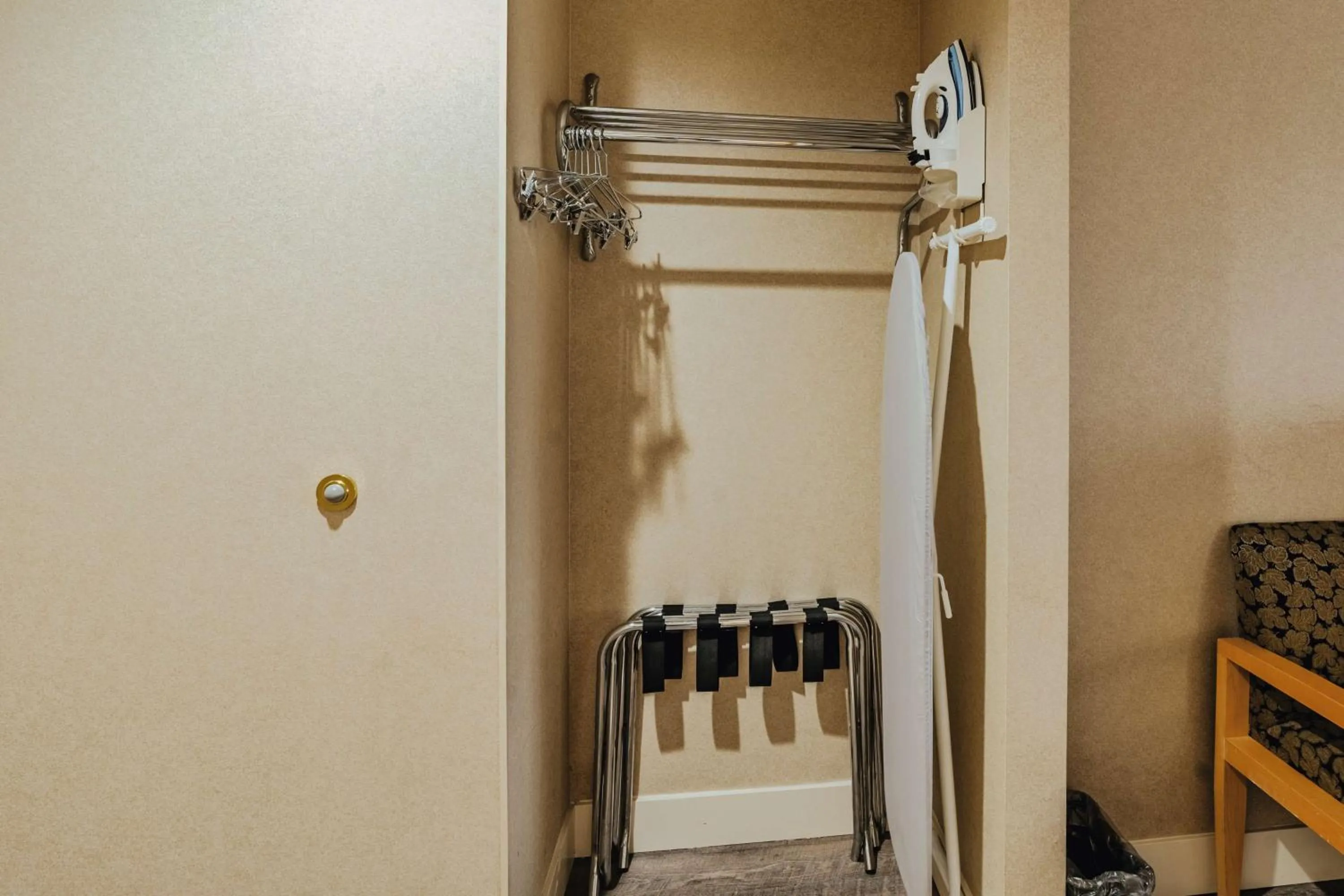 Bedroom in SureStay Plus by Best Western Coquitlam