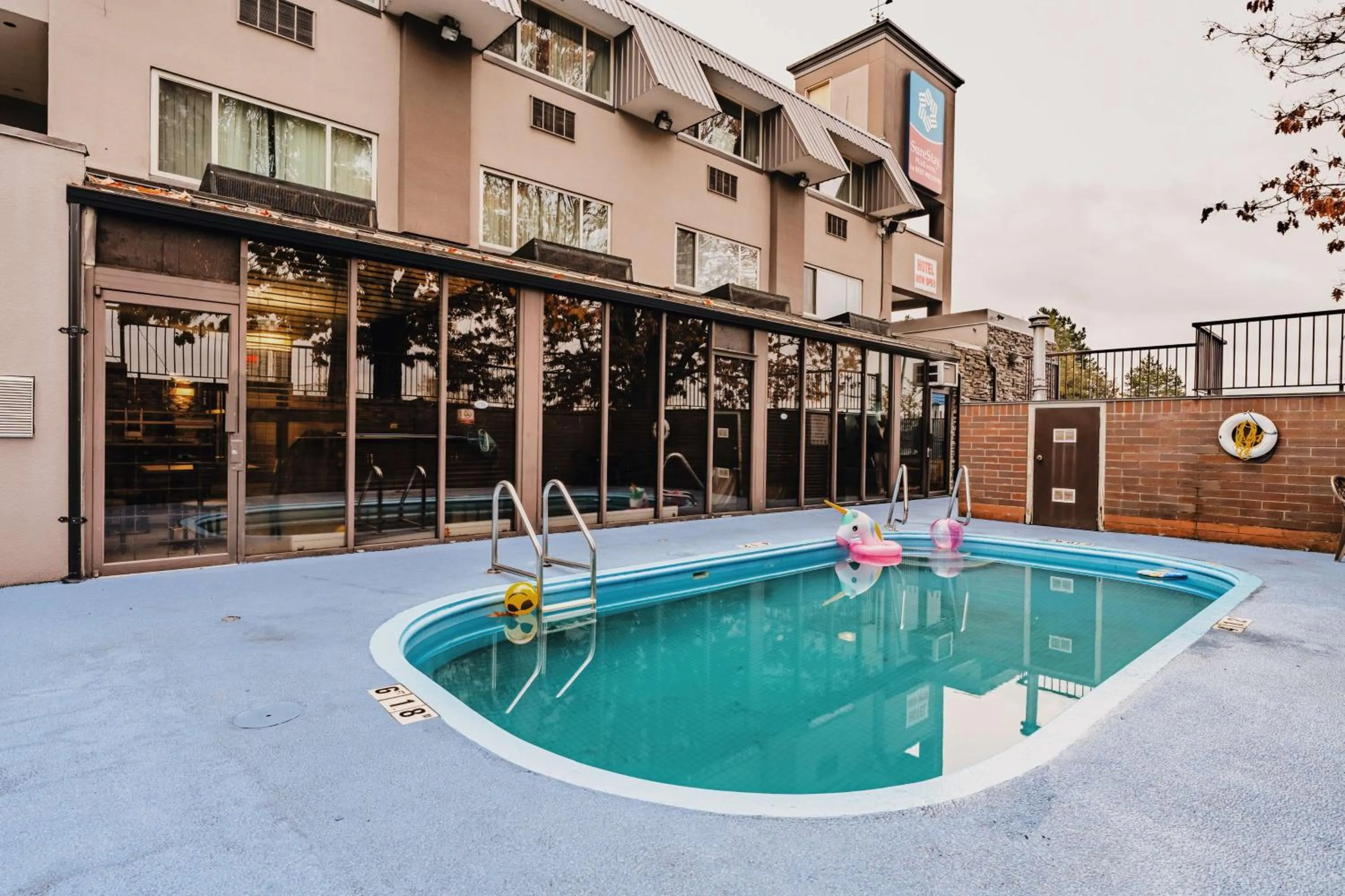 Lobby or reception in SureStay Plus by Best Western Coquitlam