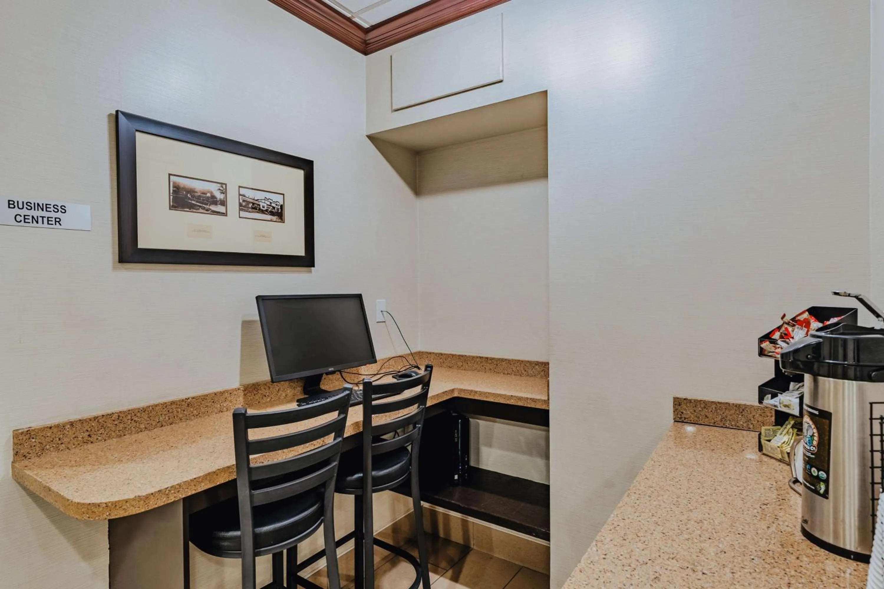 Lobby or reception in SureStay Plus by Best Western Coquitlam