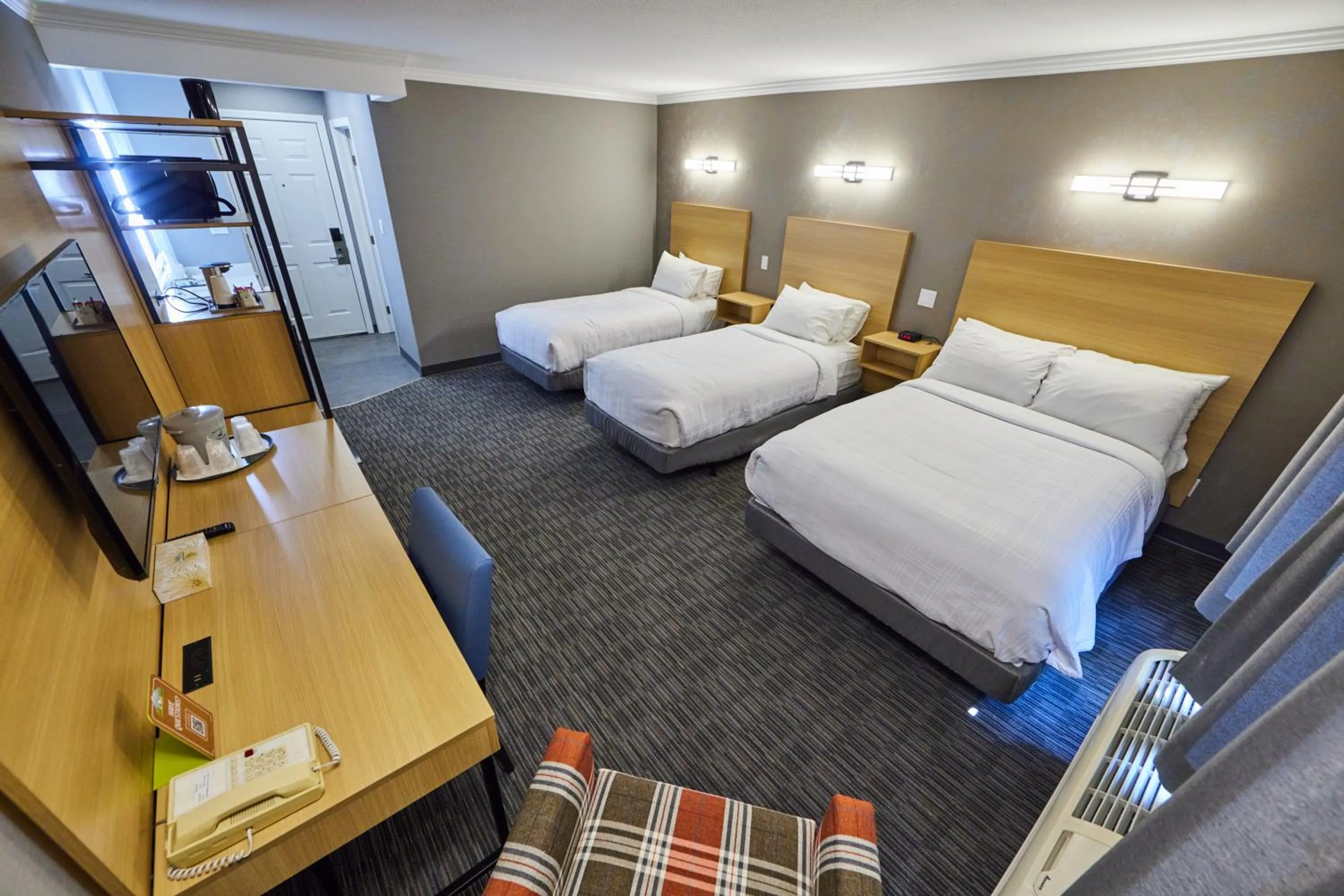 Bed in Mount Robson Inn