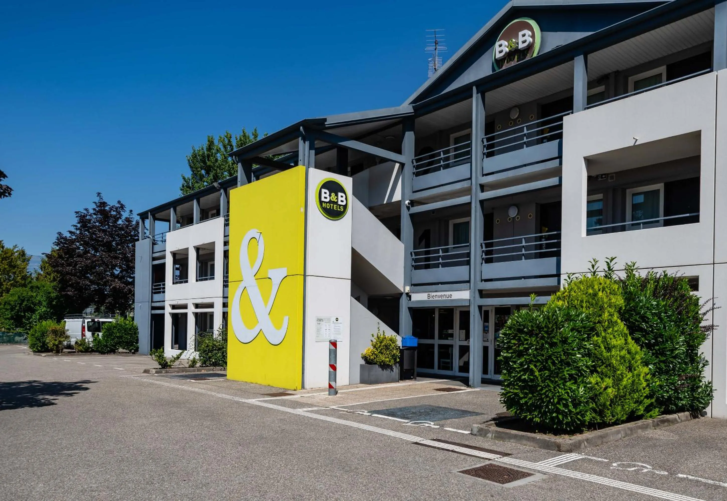 Property building in B&B HOTEL Grenoble Université 1