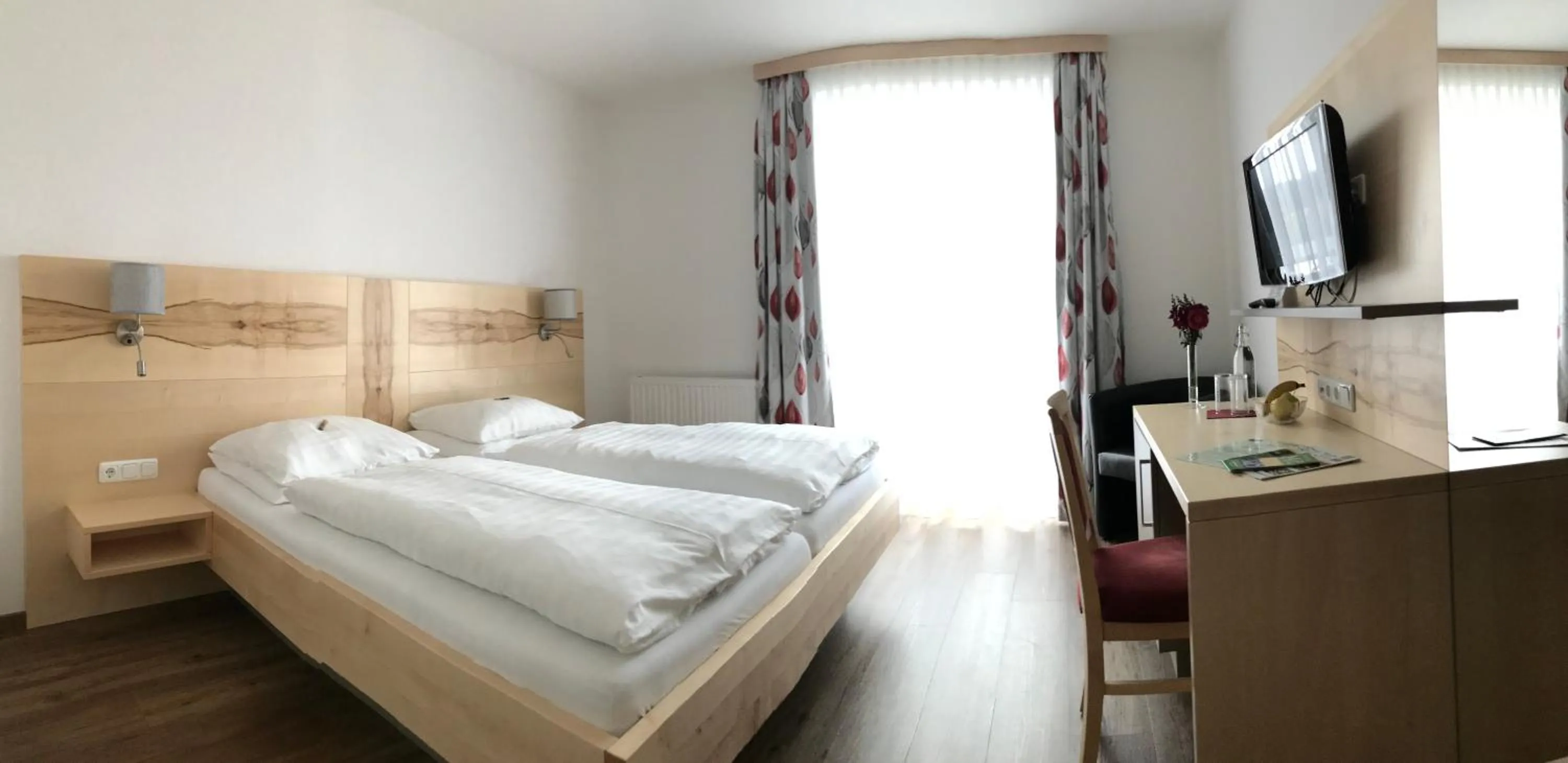 Photo of the whole room, Bed in Florianihof