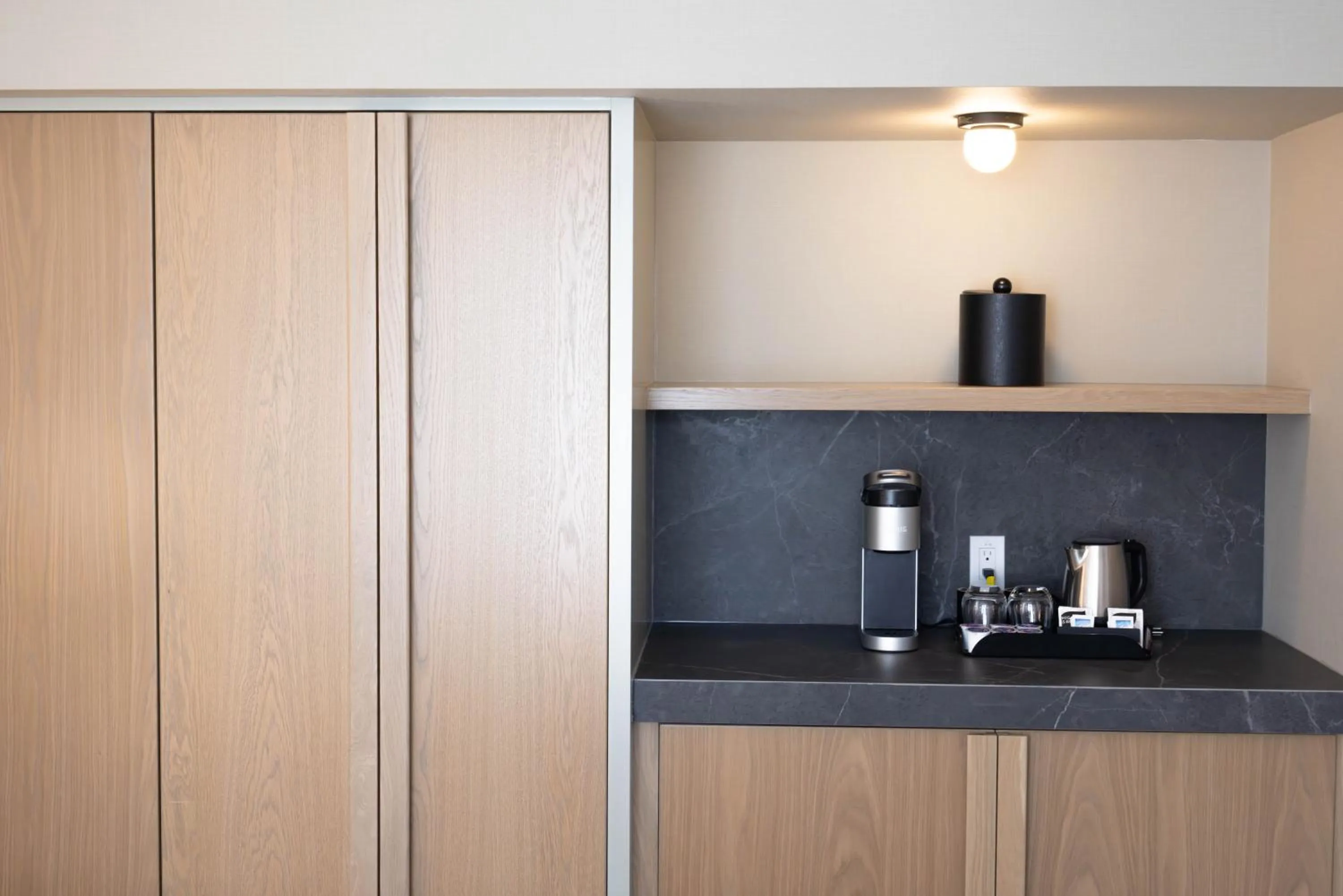 Coffee/tea facilities in Forest Park Hotel