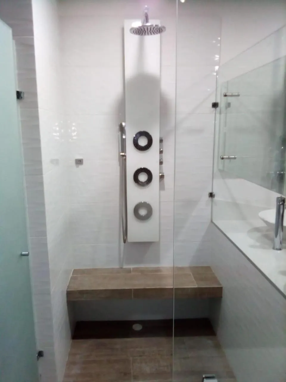 Massage in Hotel Jardin de Laureles Jeps