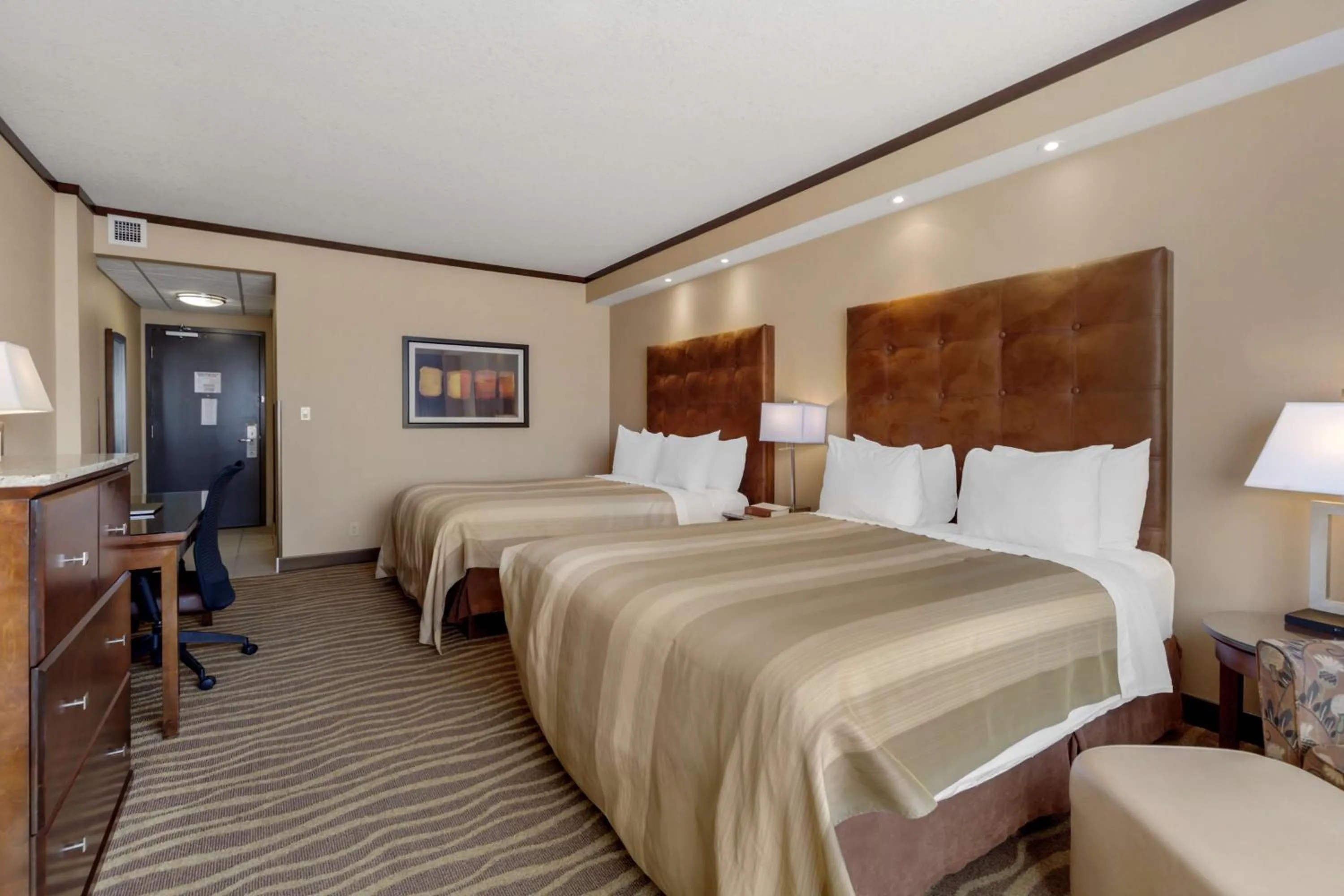 Bedroom, Bed in Best Western Premier Denham Inn & Suites