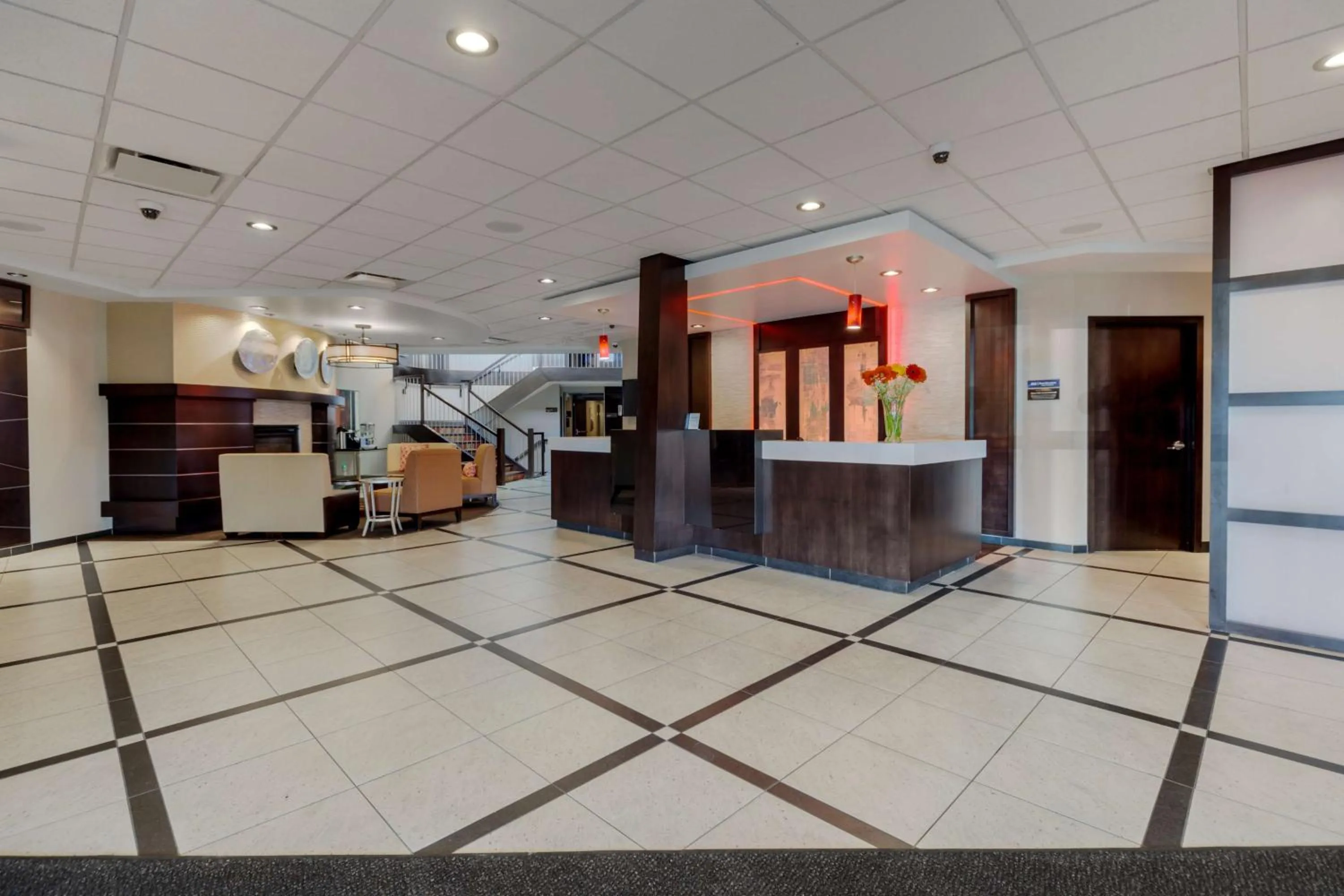Lobby or reception in Best Western Premier Denham Inn & Suites