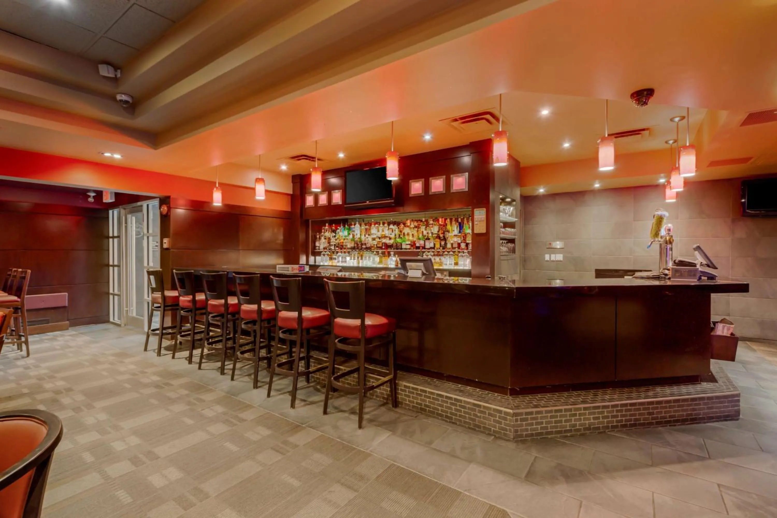 Restaurant/places to eat in Best Western Premier Denham Inn & Suites