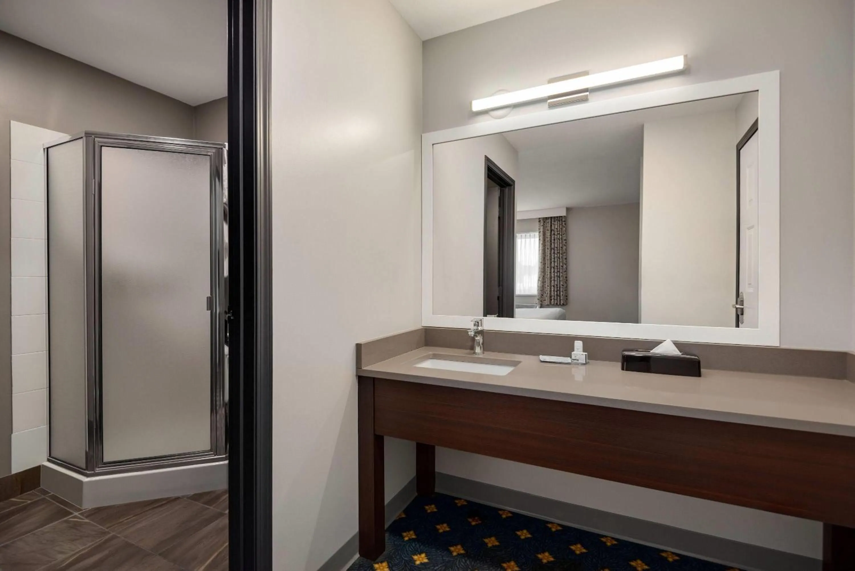 Bathroom in Days Inn by Wyndham Kelowna