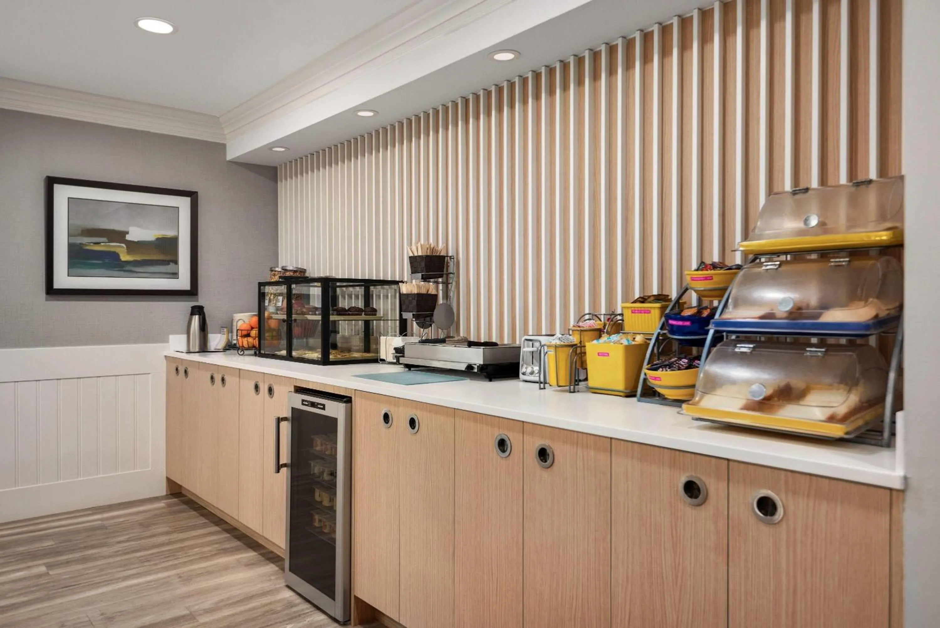 Breakfast in Days Inn by Wyndham Kelowna