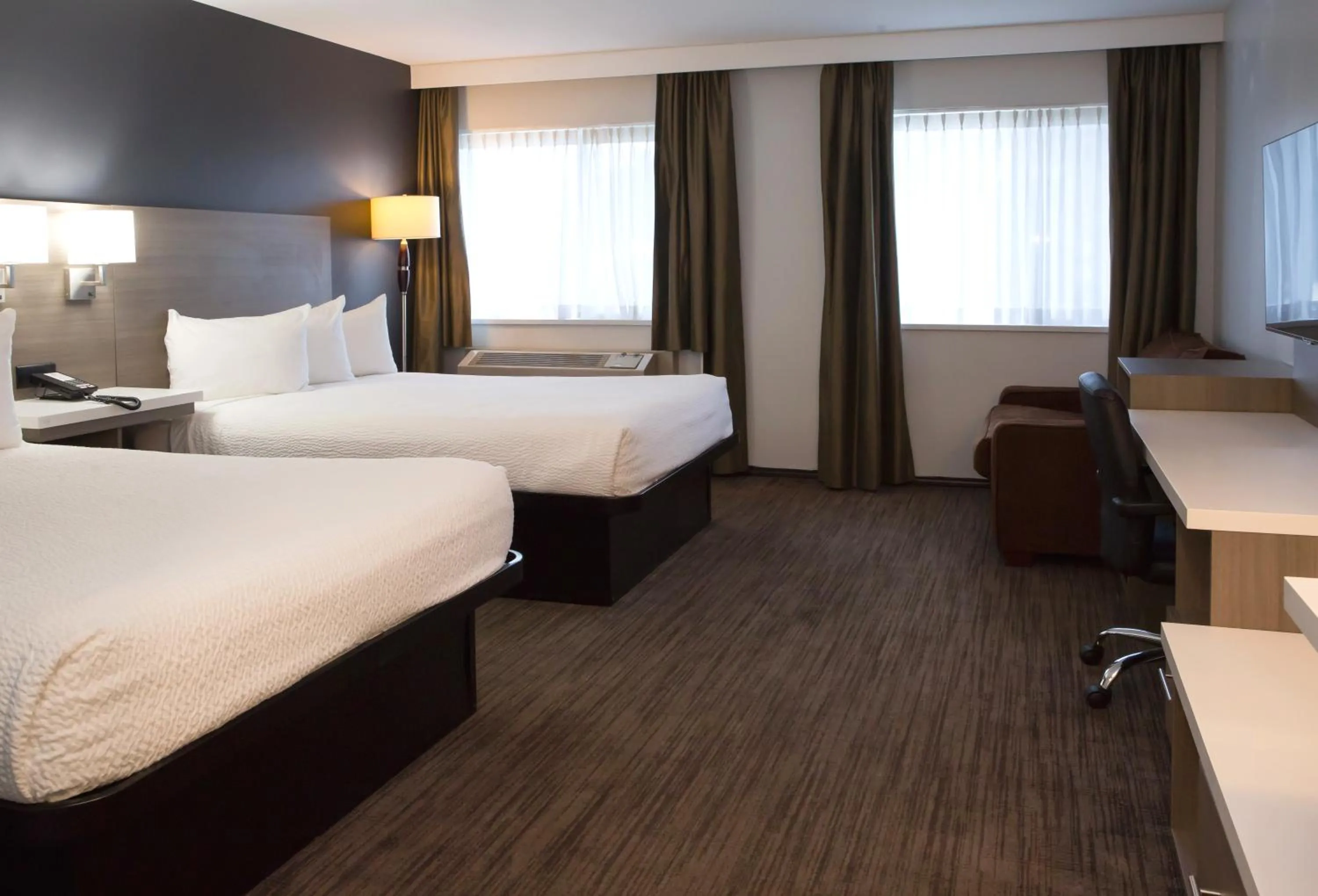Bed in Days Inn by Wyndham Kelowna