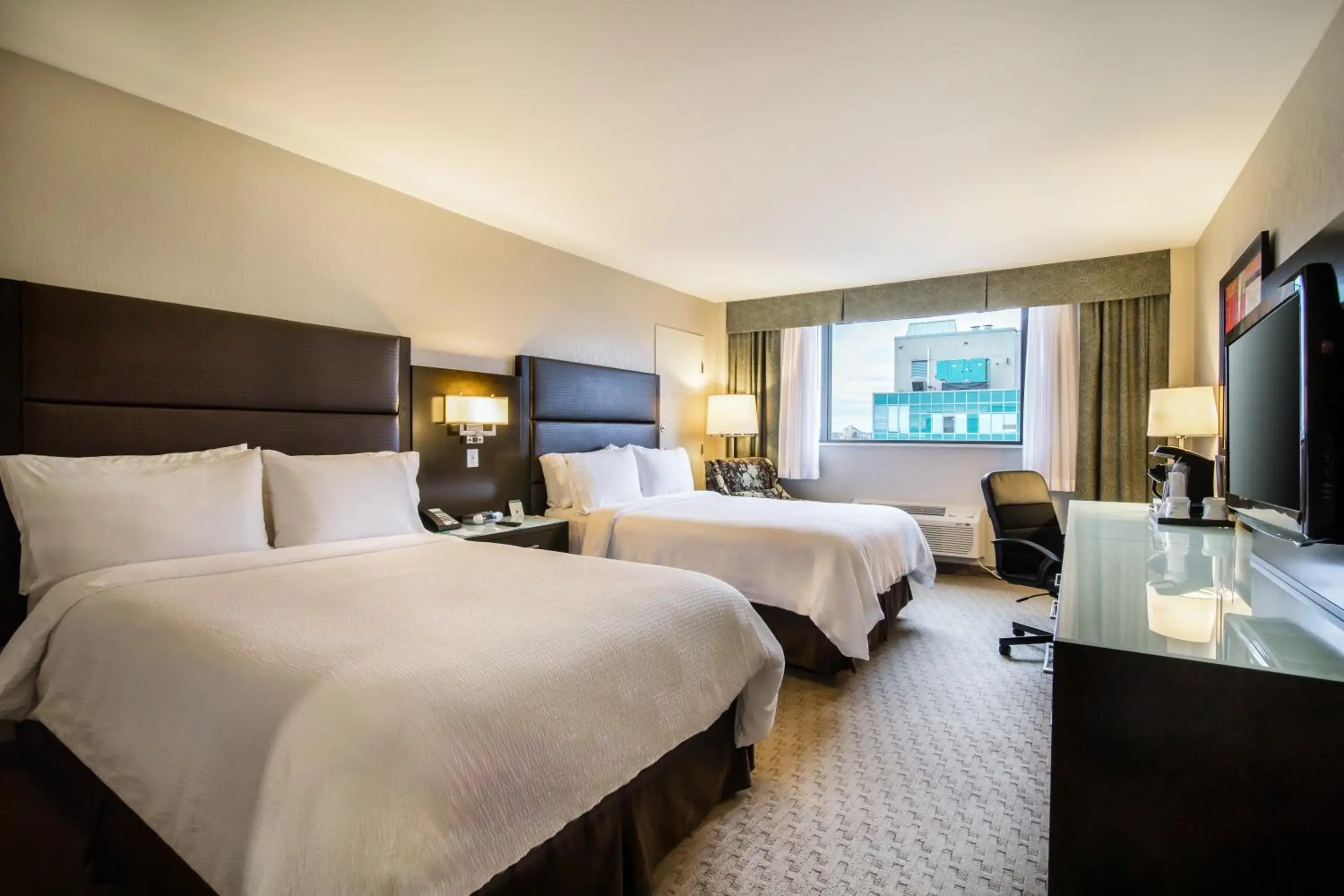 Standard Double Room with Two Double Beds in Holiday Inn Vancouver-Centre Broadway by IHG Standard Double Room with Two Double Beds in Holiday Inn Vancouver-Centre Broadway by IHG