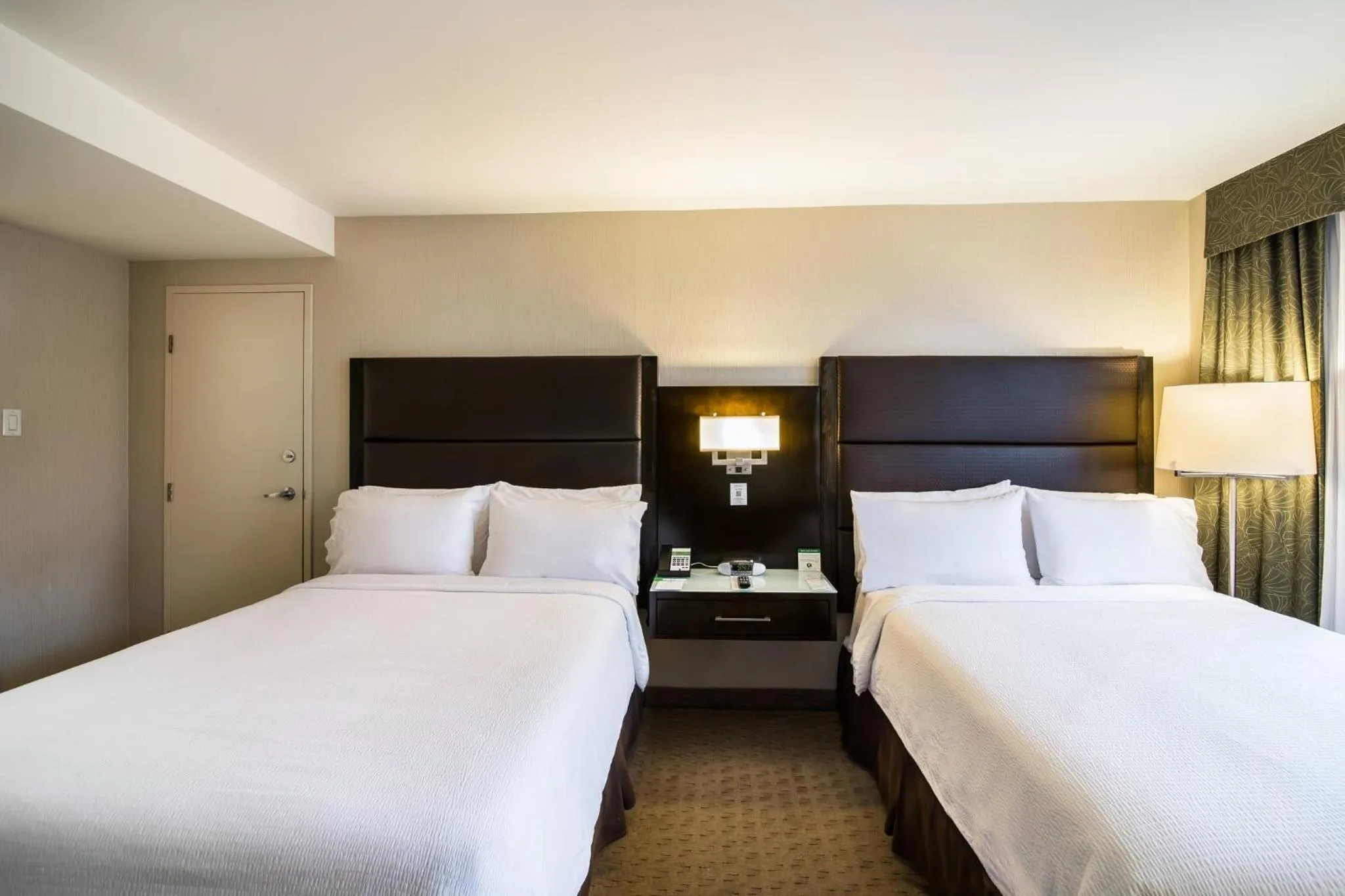 Photo of the whole room, Bed in Holiday Inn Vancouver-Centre Broadway by IHG