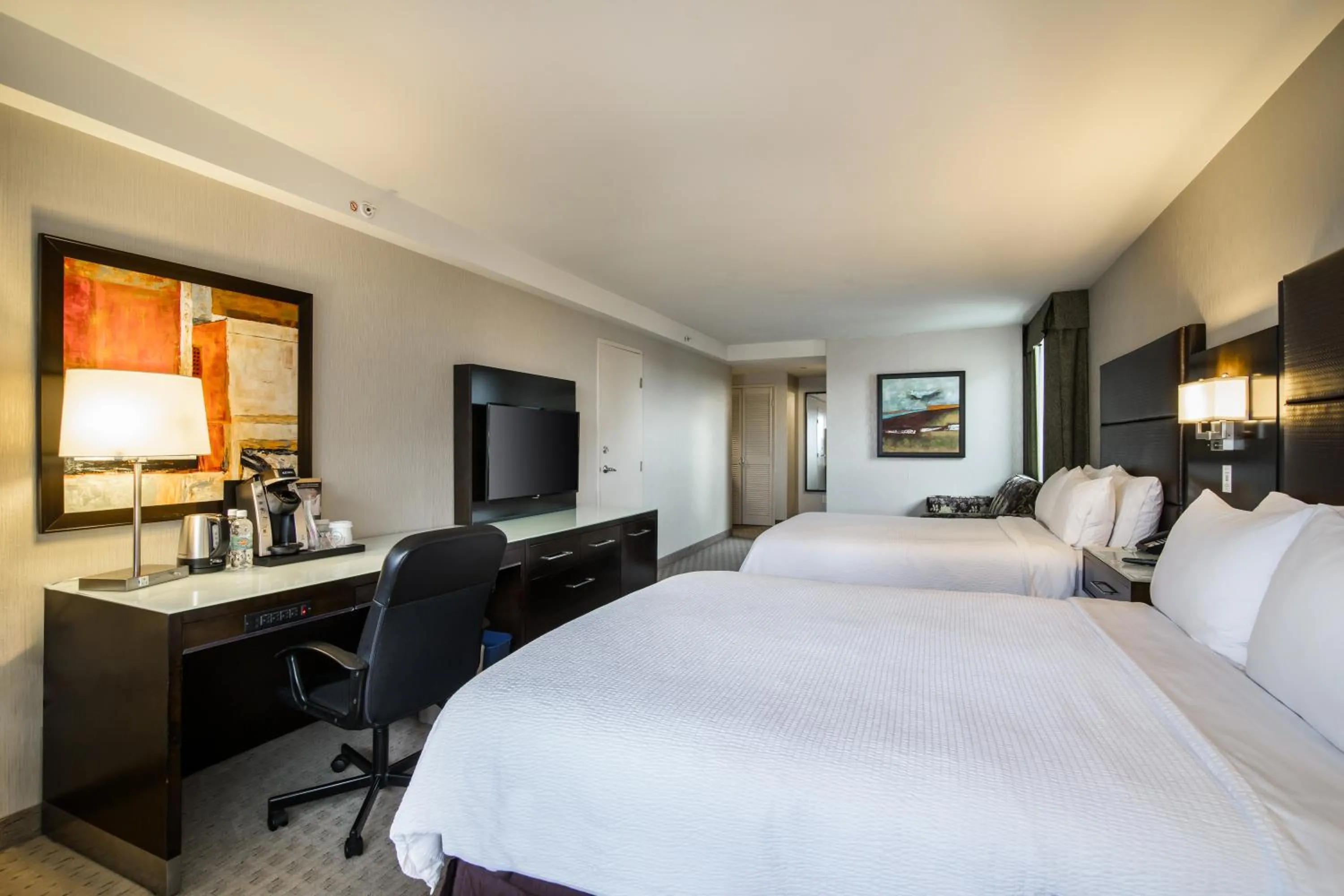 Photo of the whole room, Bed in Holiday Inn Vancouver-Centre Broadway by IHG