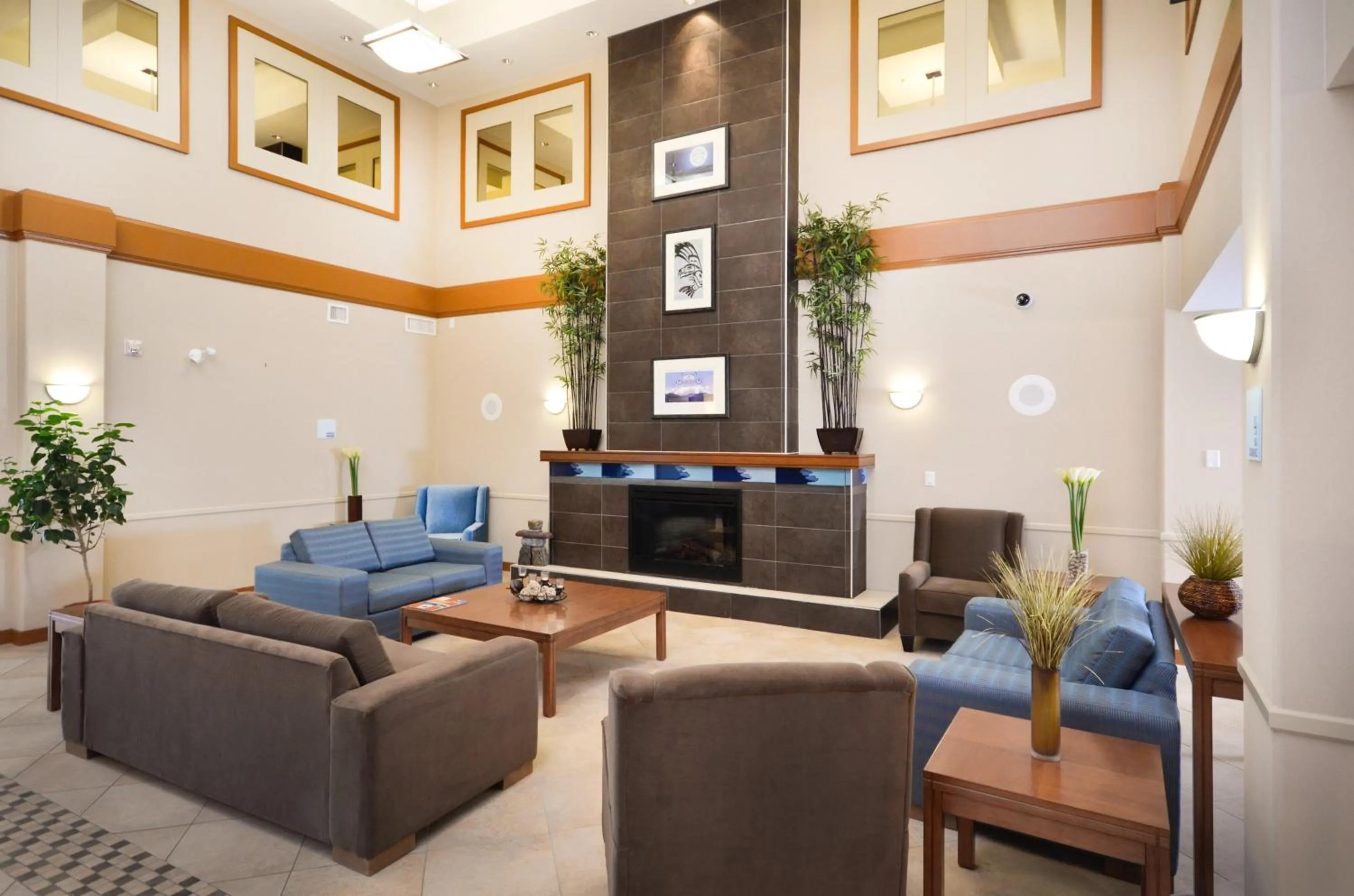 Lobby or reception in Sandman Hotel and Suites Squamish