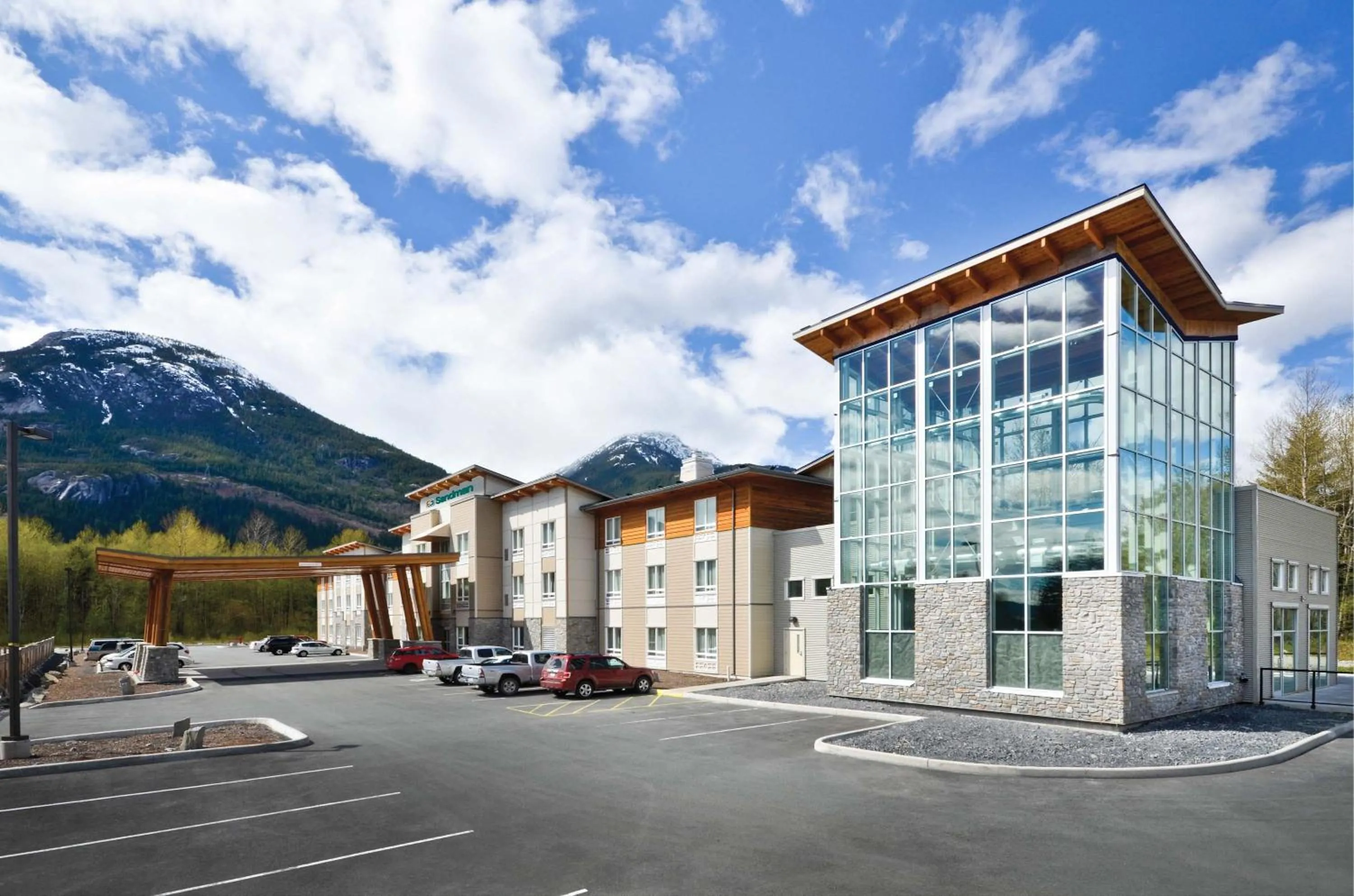 Property building in Sandman Hotel and Suites Squamish