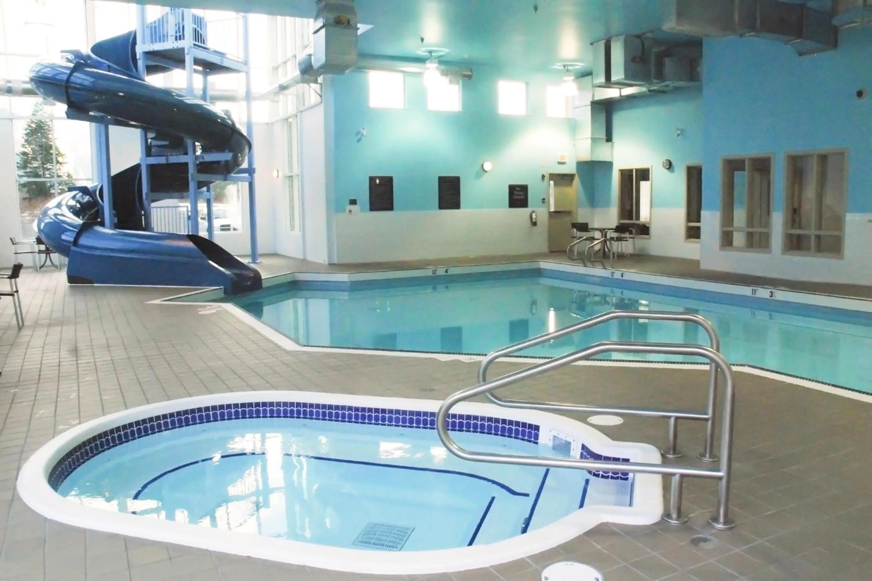 Swimming pool in Sandman Hotel and Suites Squamish