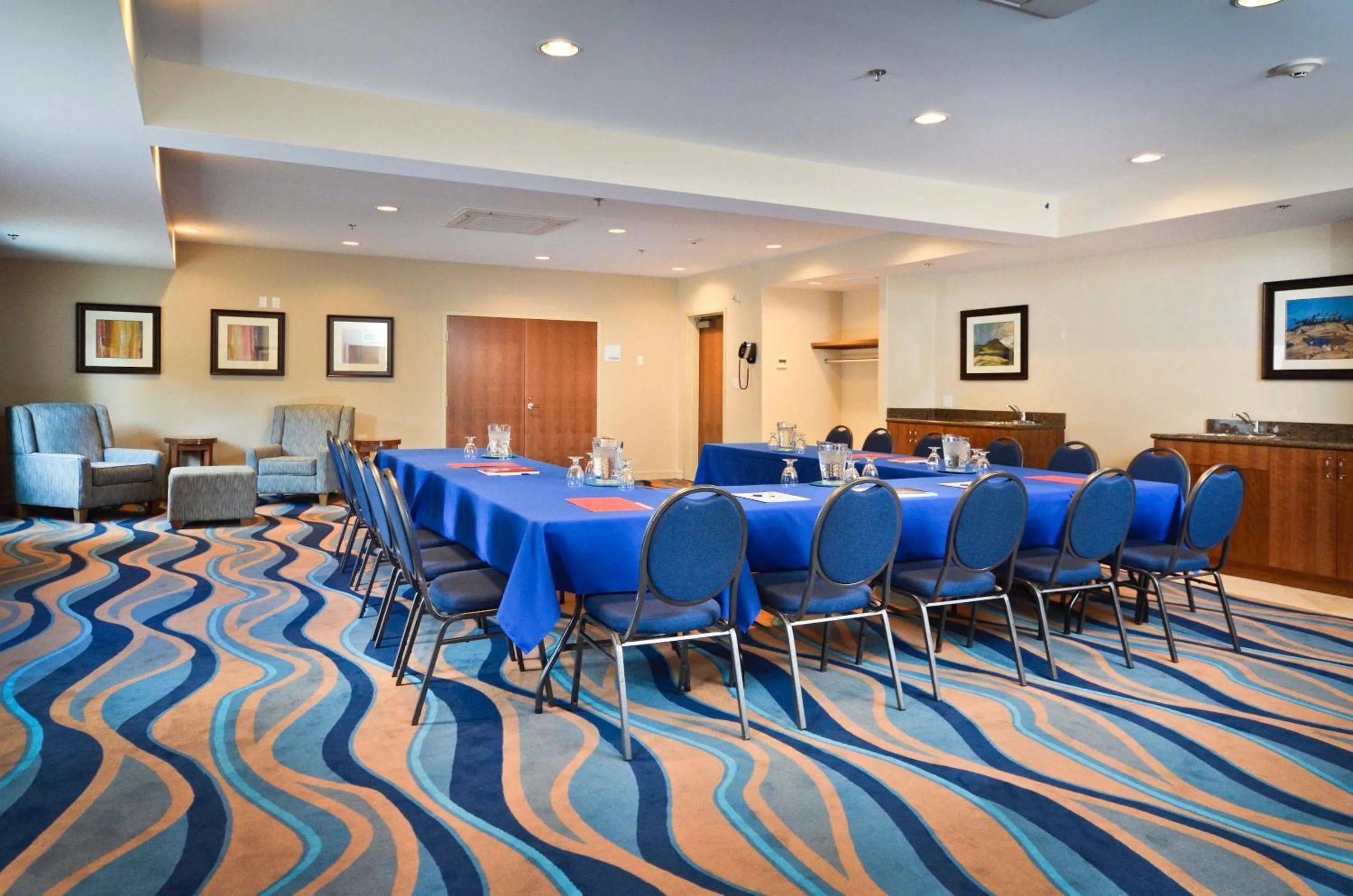 Meeting/conference room in Sandman Hotel and Suites Squamish