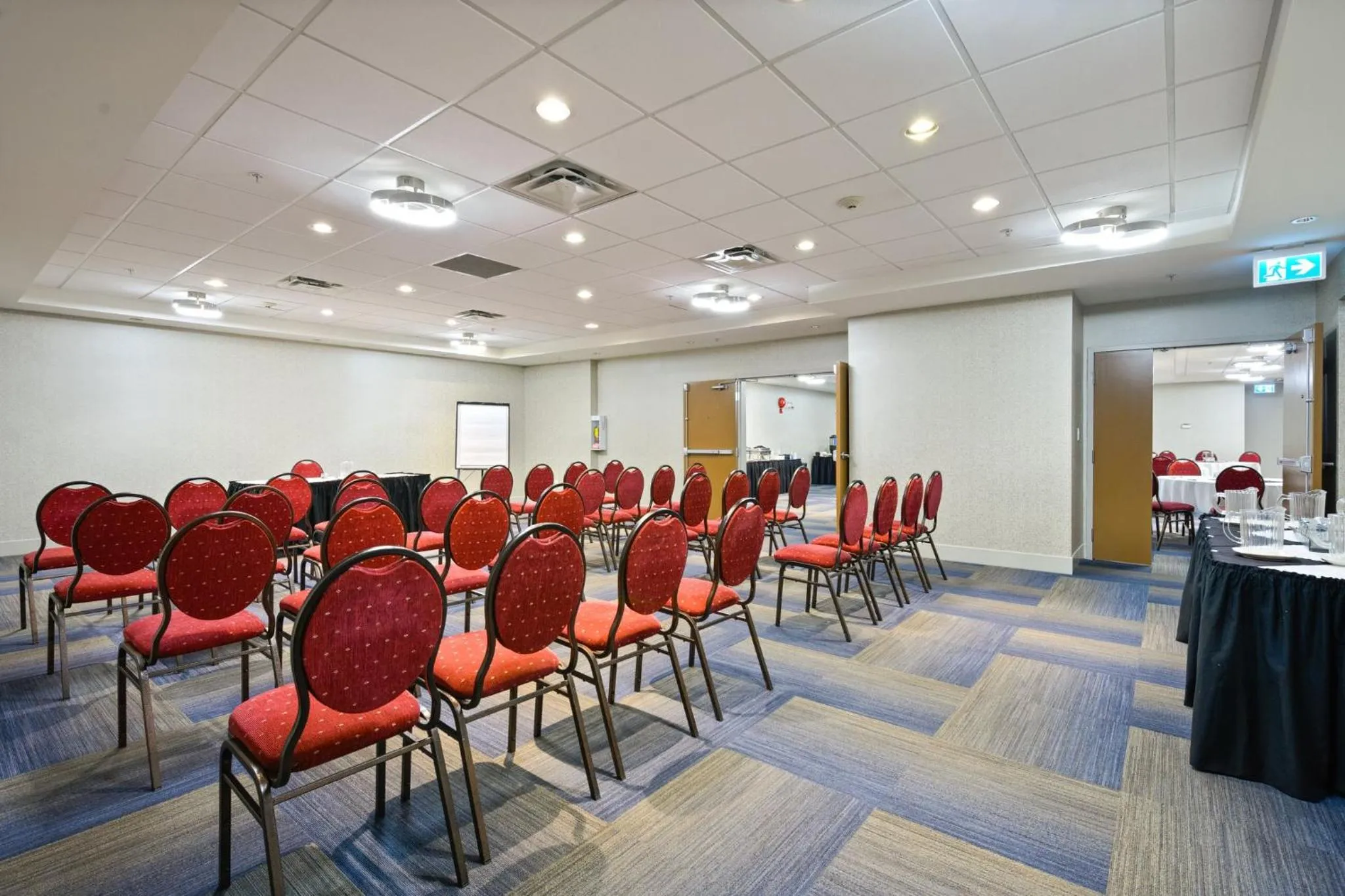 Meeting/conference room in Holiday Inn Express and Suites Surrey by IHG