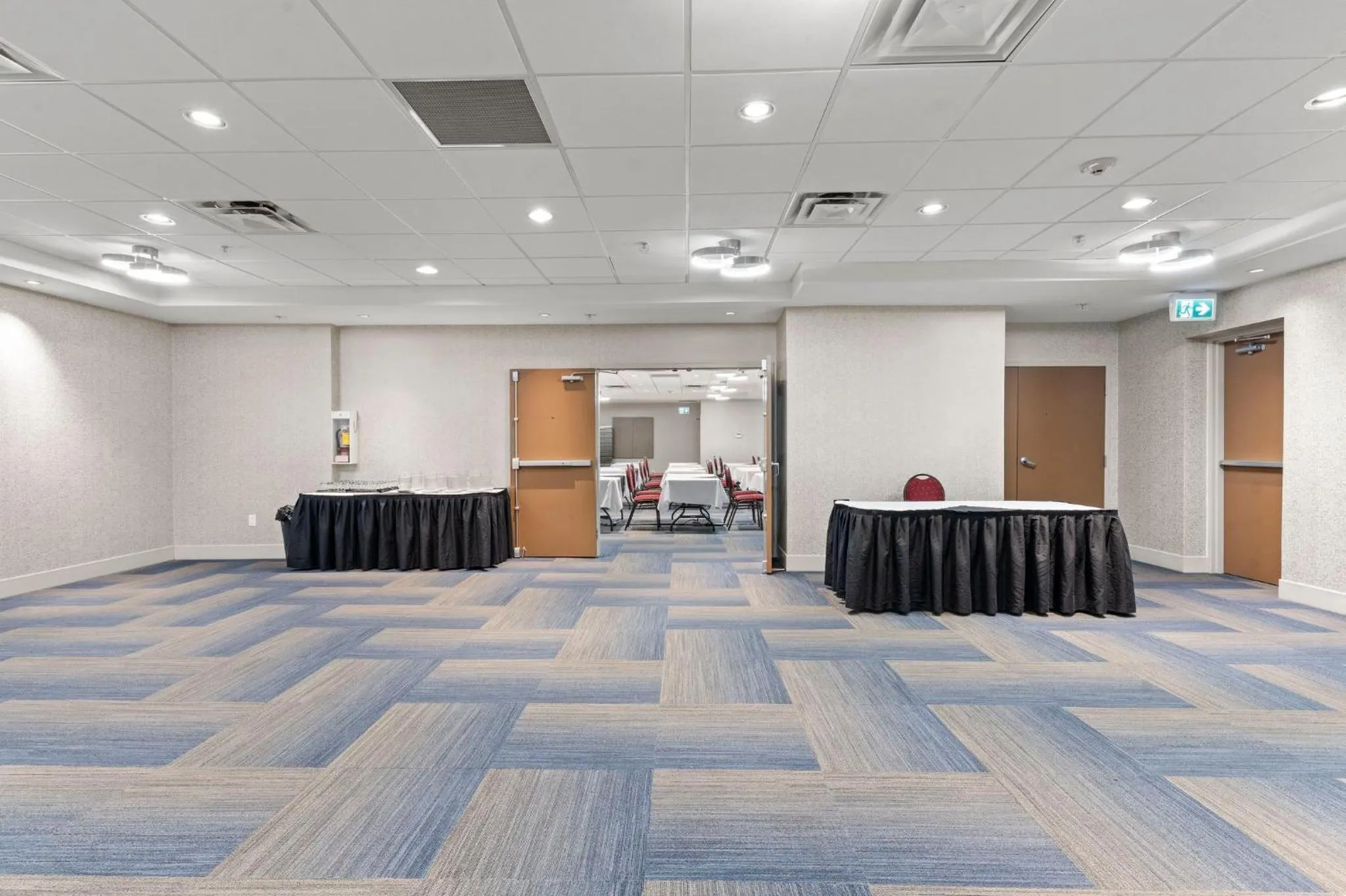 Meeting/conference room in Holiday Inn Express and Suites Surrey by IHG