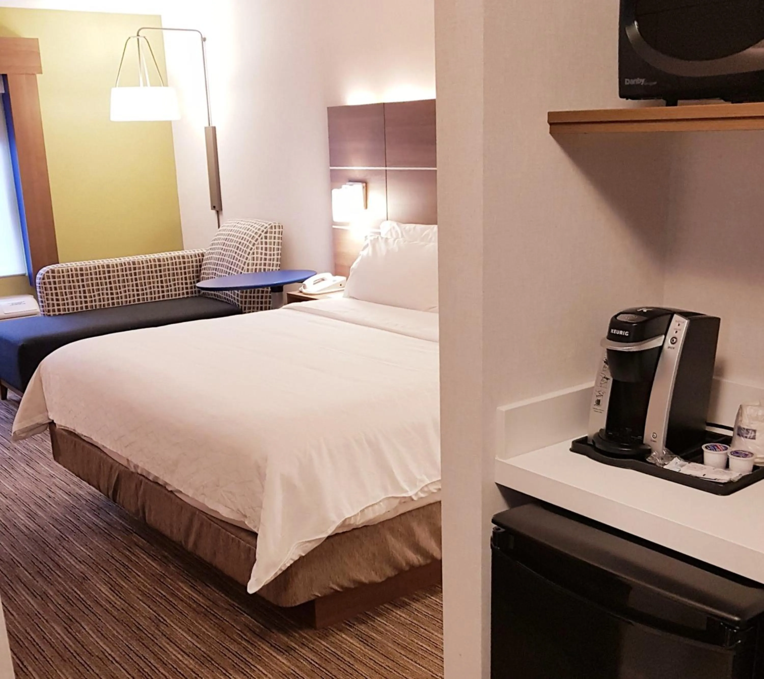 Photo of the whole room, Bed in Holiday Inn Express and Suites Surrey by IHG
