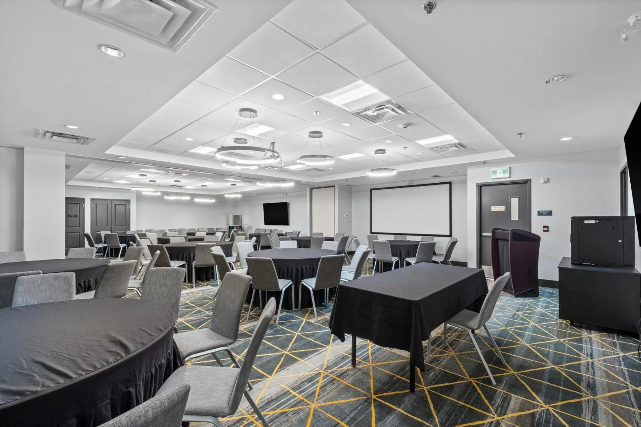 Banquet/Function facilities in Holiday Inn Hotel & Suites Surrey East - Cloverdale by IHG