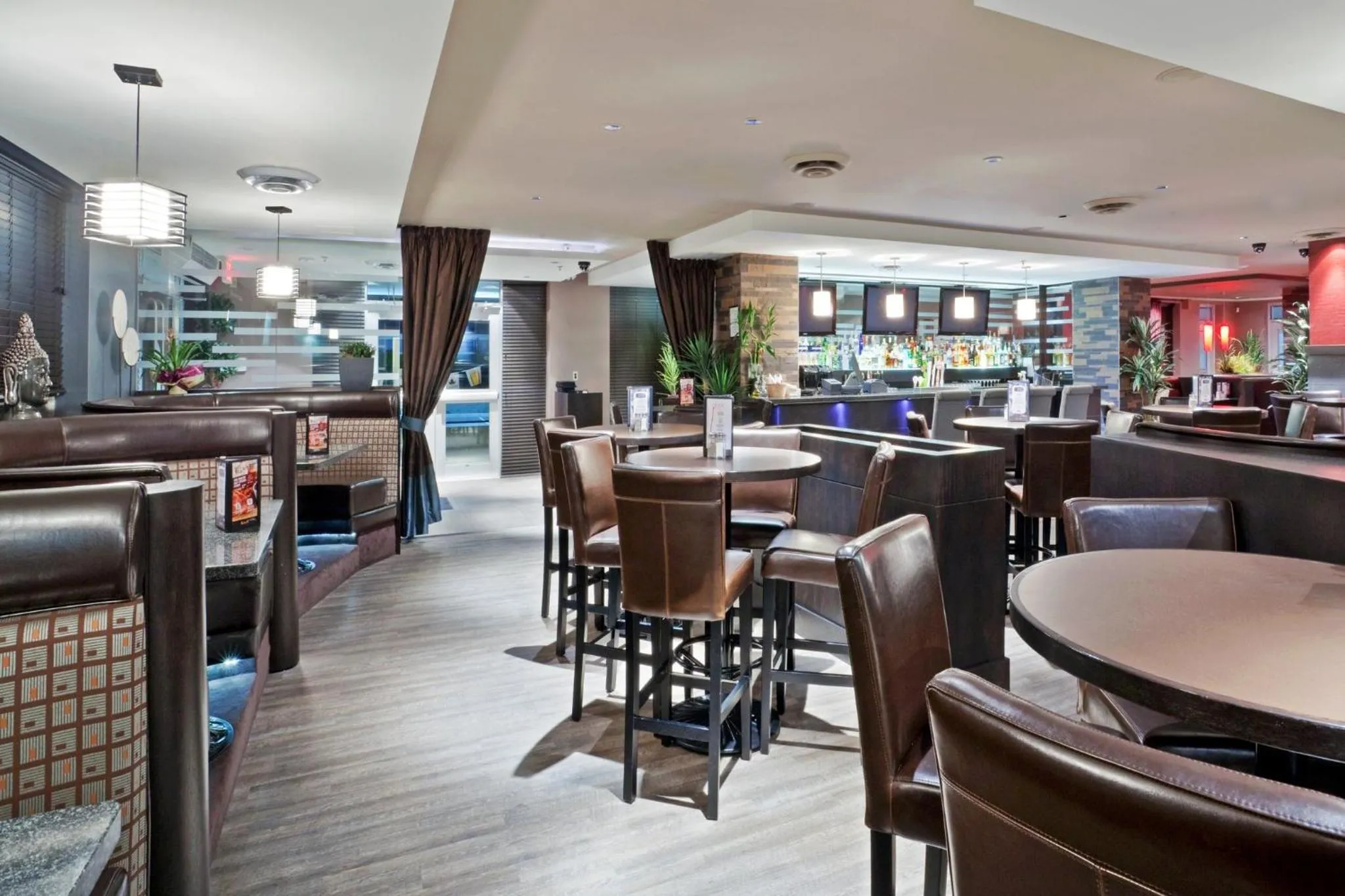 Restaurant/places to eat in Holiday Inn Hotel & Suites Surrey East - Cloverdale by IHG