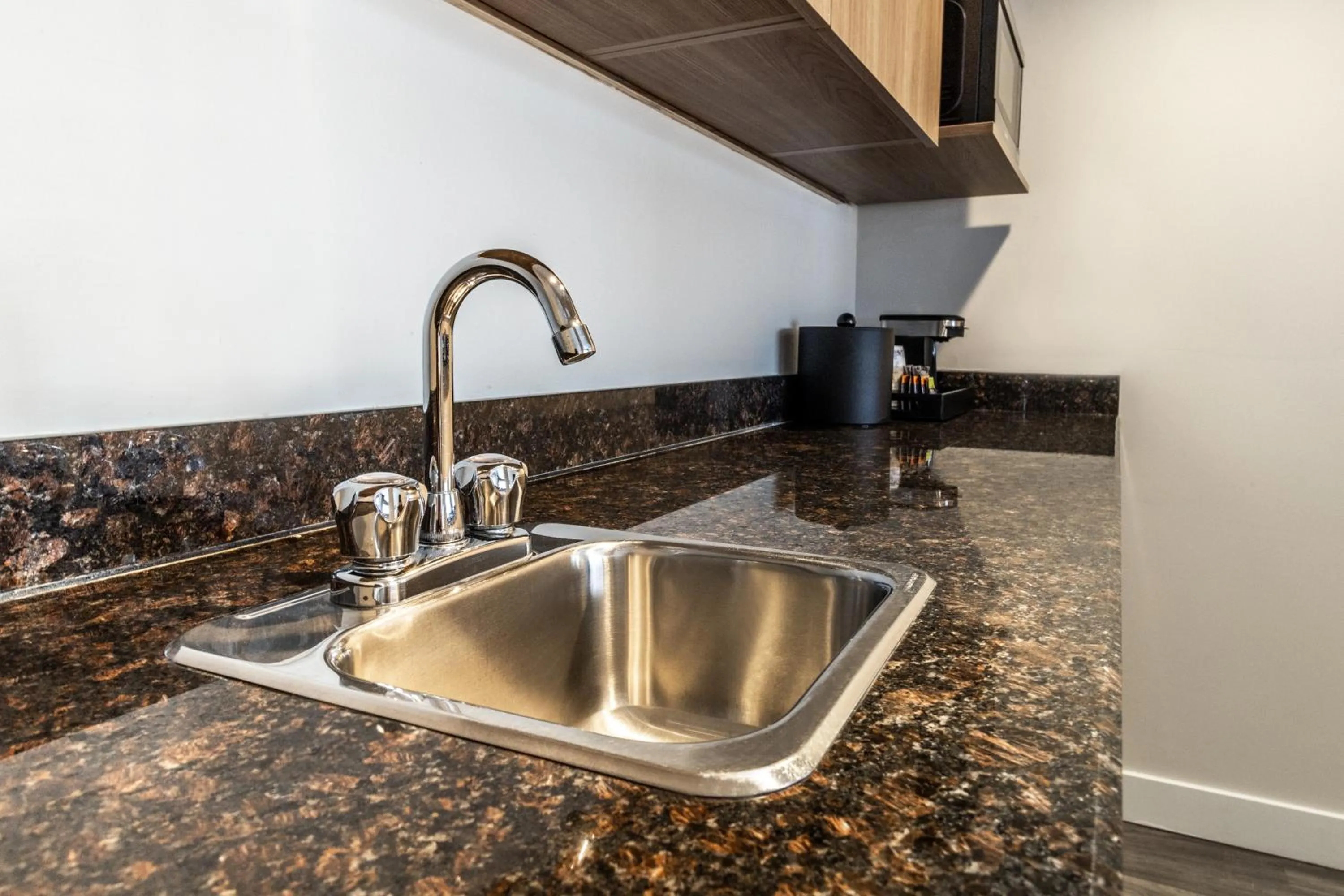 kitchen in Atrium Hotel Vancouver