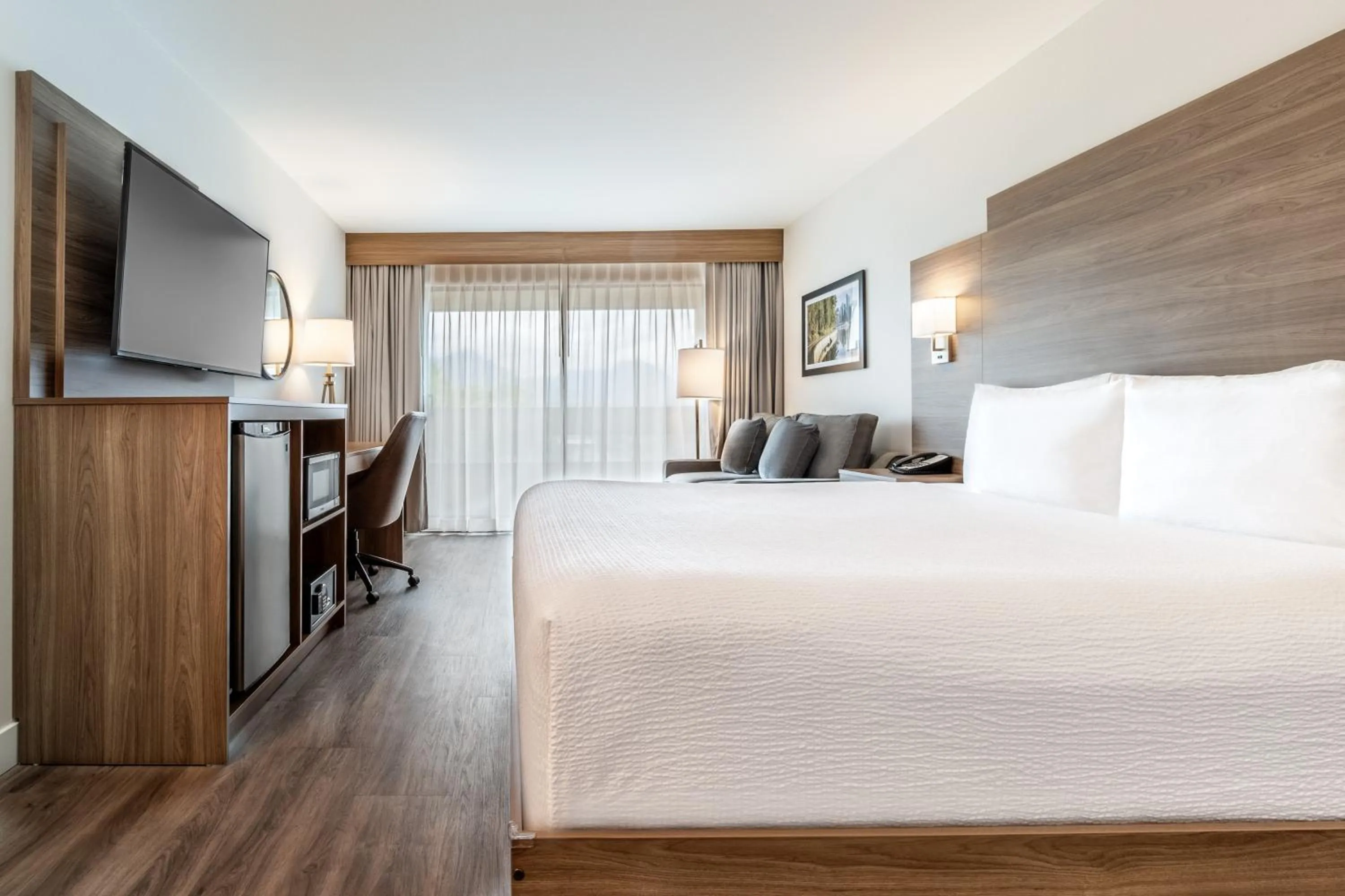 Bed in Atrium Hotel Vancouver