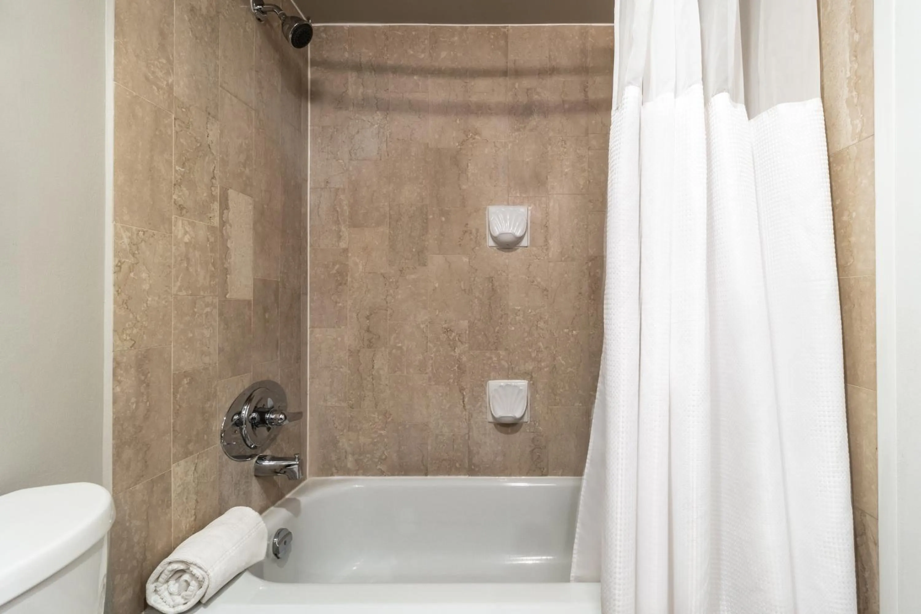 Shower in Atrium Hotel Vancouver