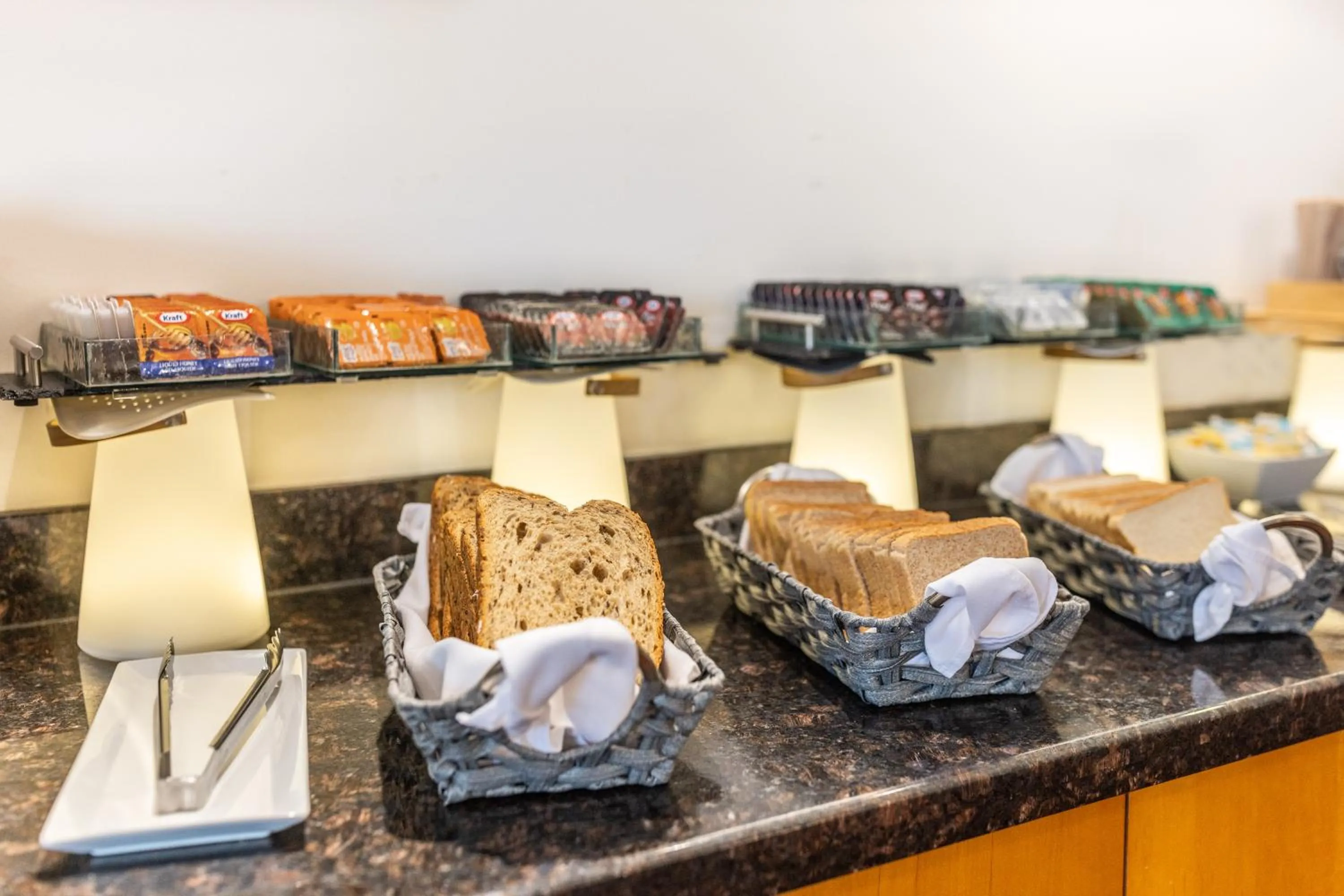 Breakfast in Atrium Hotel Vancouver