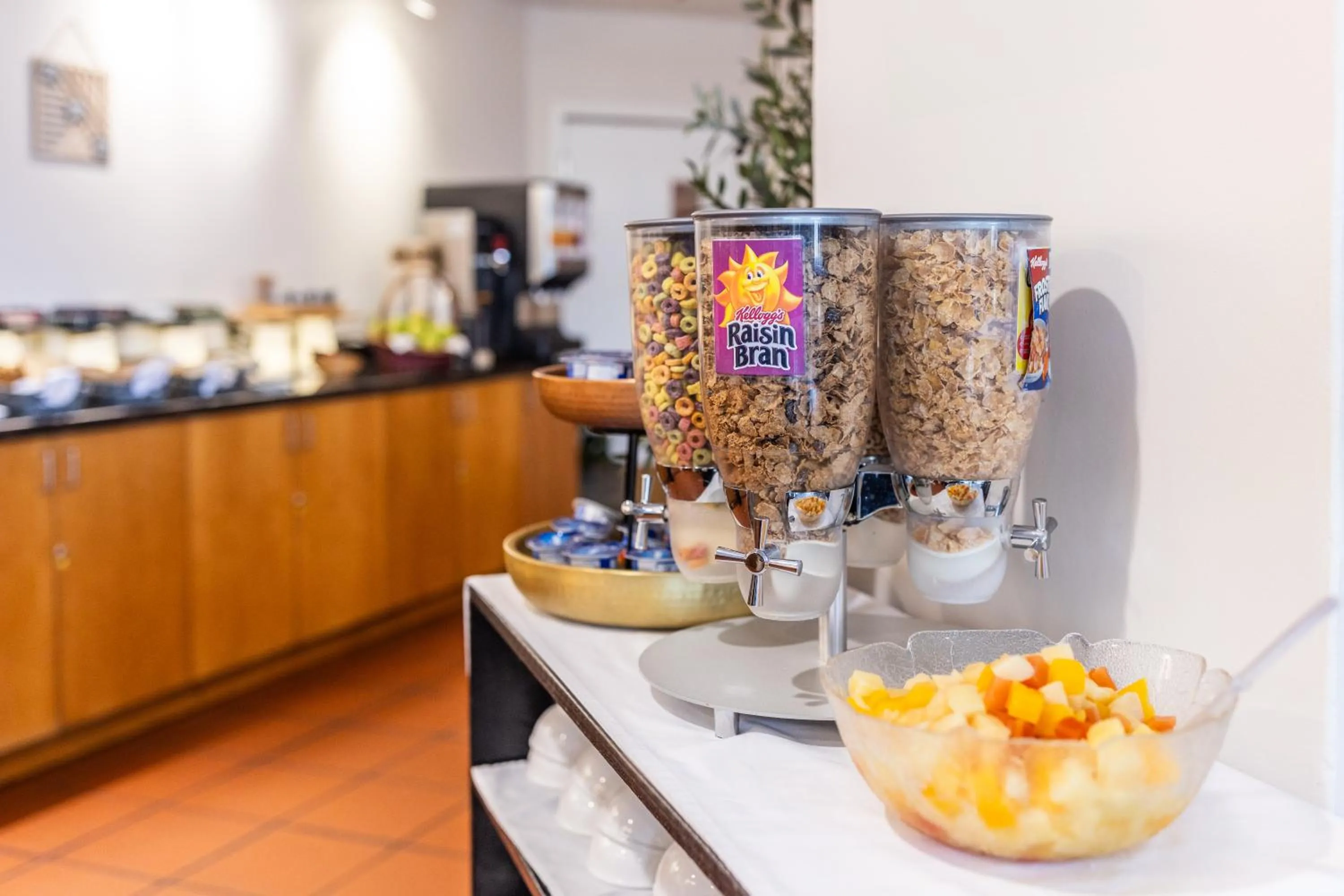 Breakfast in Atrium Hotel Vancouver