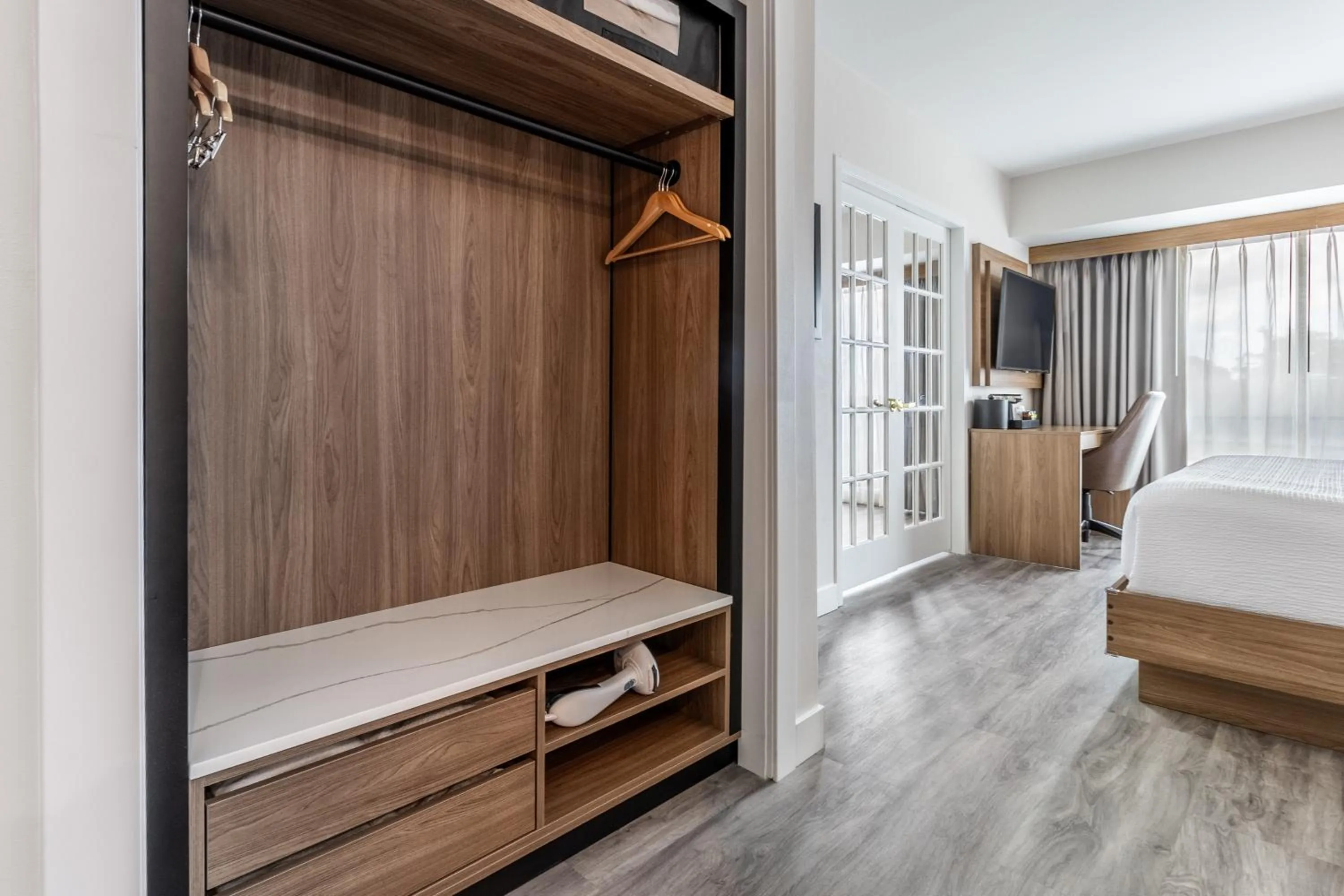 Bed in Atrium Hotel Vancouver