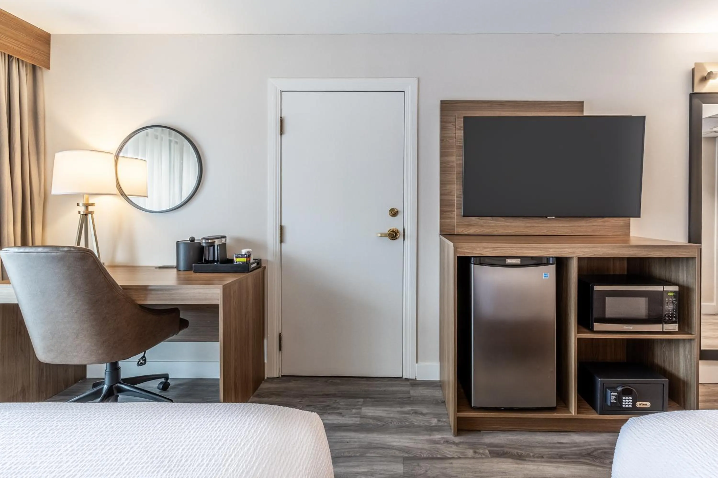 Bed in Atrium Hotel Vancouver