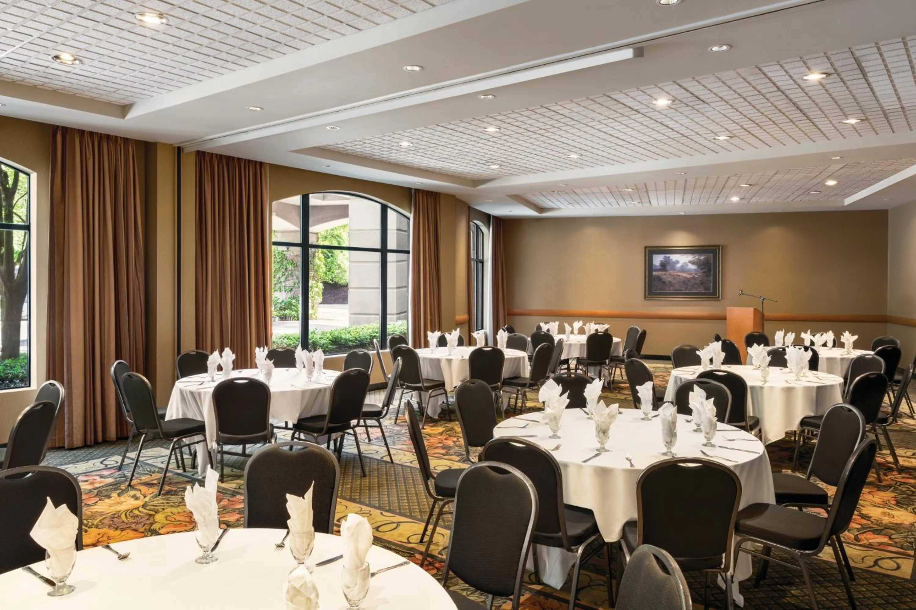 Meeting/conference room in Holiday Inn & Suites North Vancouver by IHG