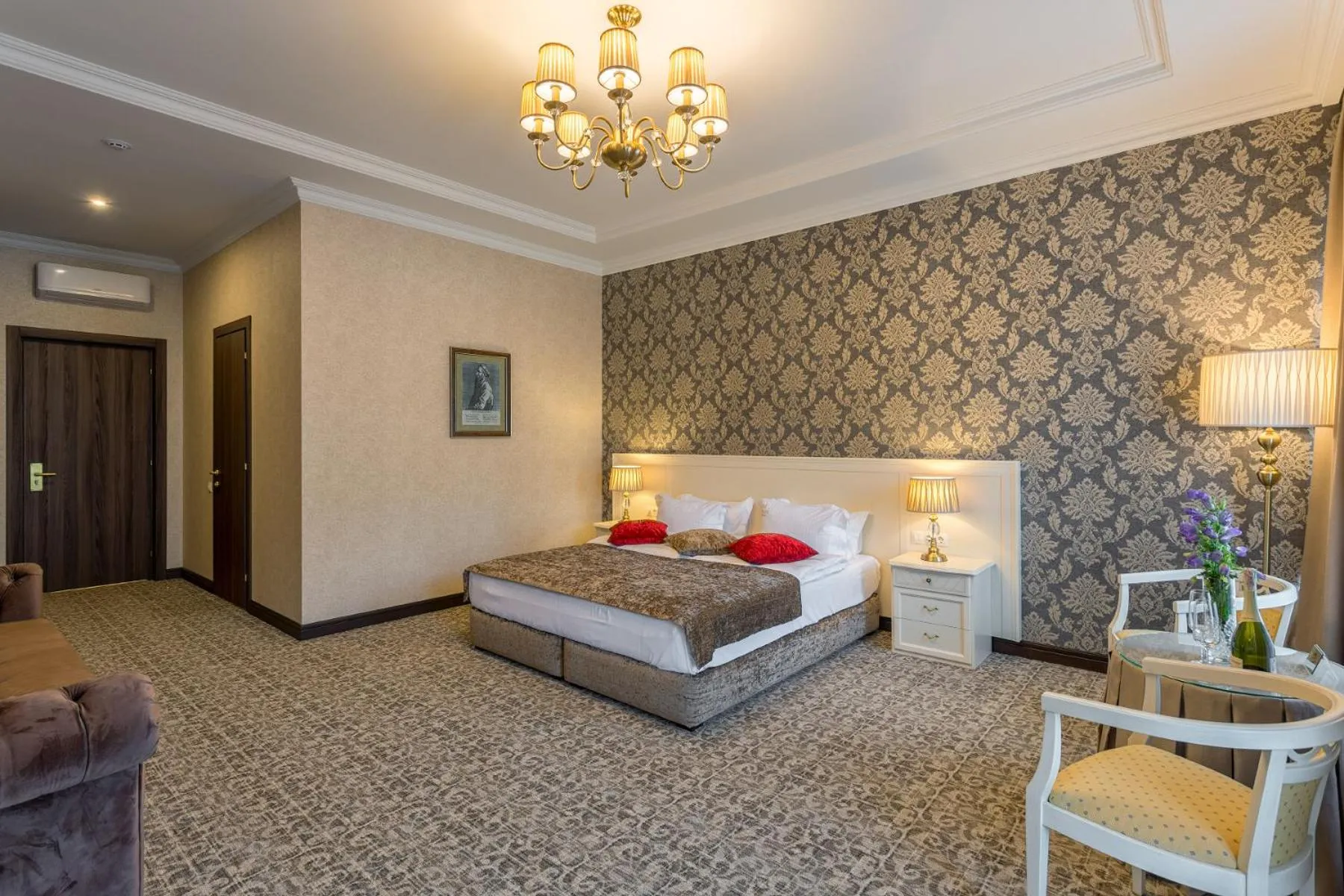 Bed in De Volan Boutique Hotel