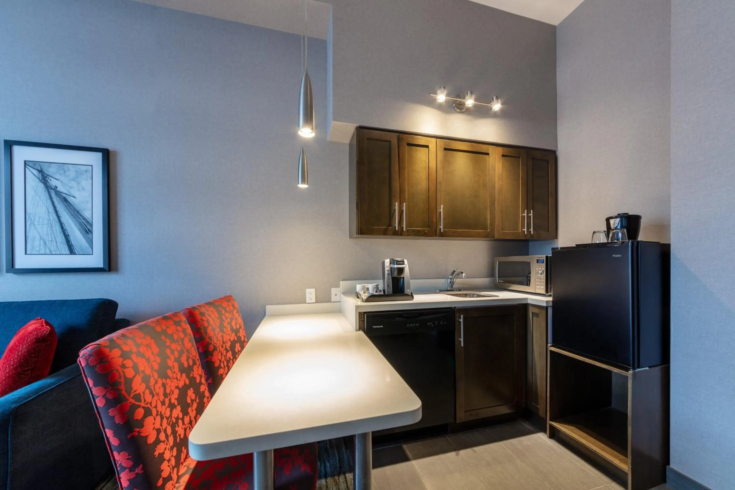 Photo of the whole room in Holiday Inn Express & Suites Riverport Richmond by IHG